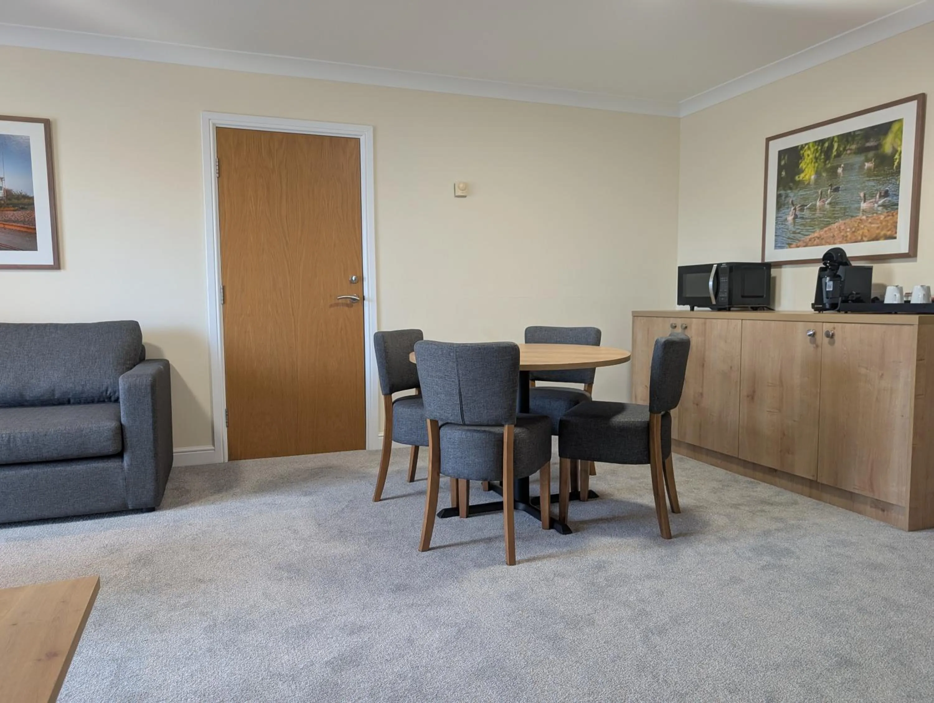 Coffee/tea facilities in Southview Park Hotel