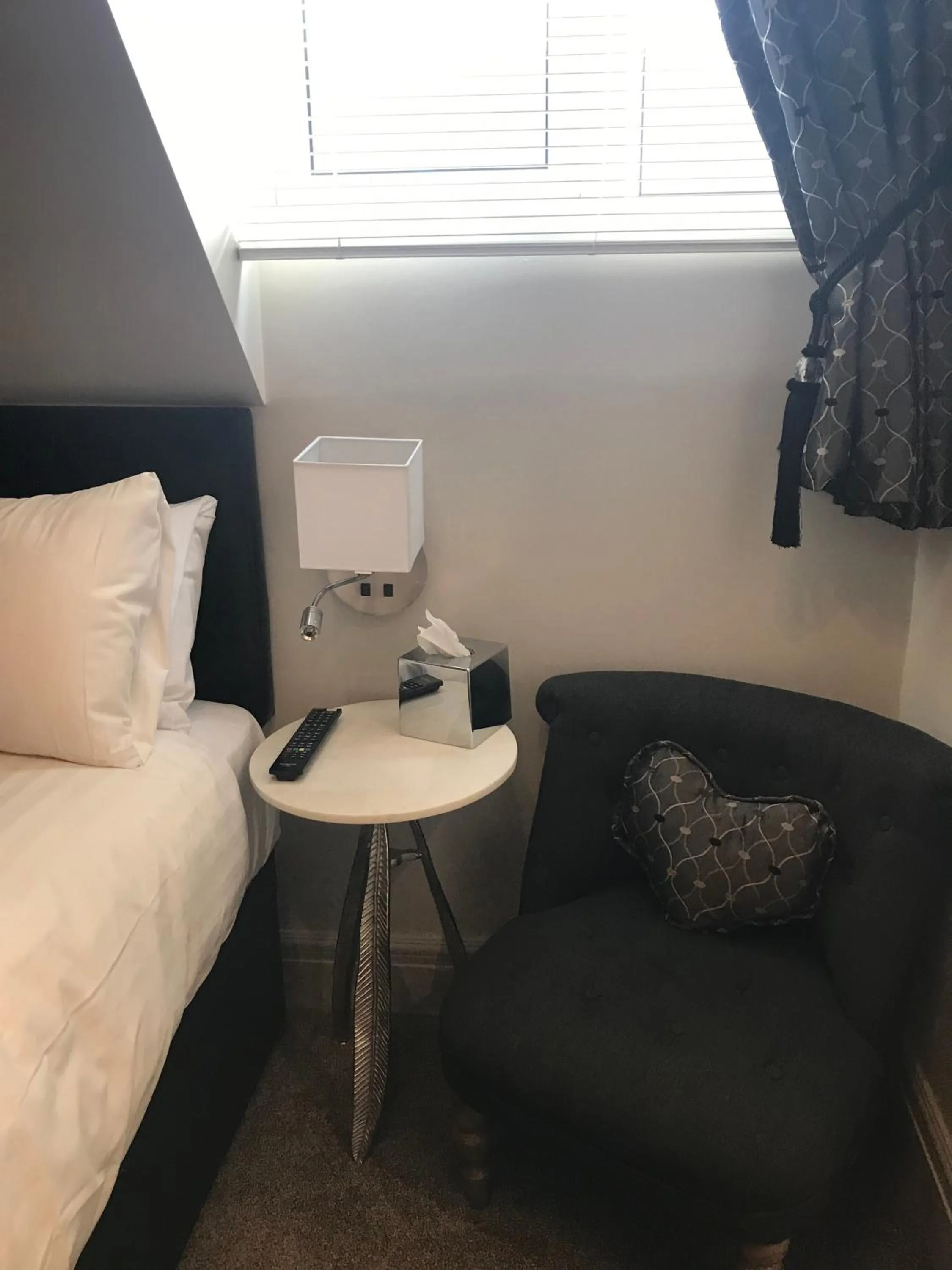 Bedroom, Bed in Ashbourne House