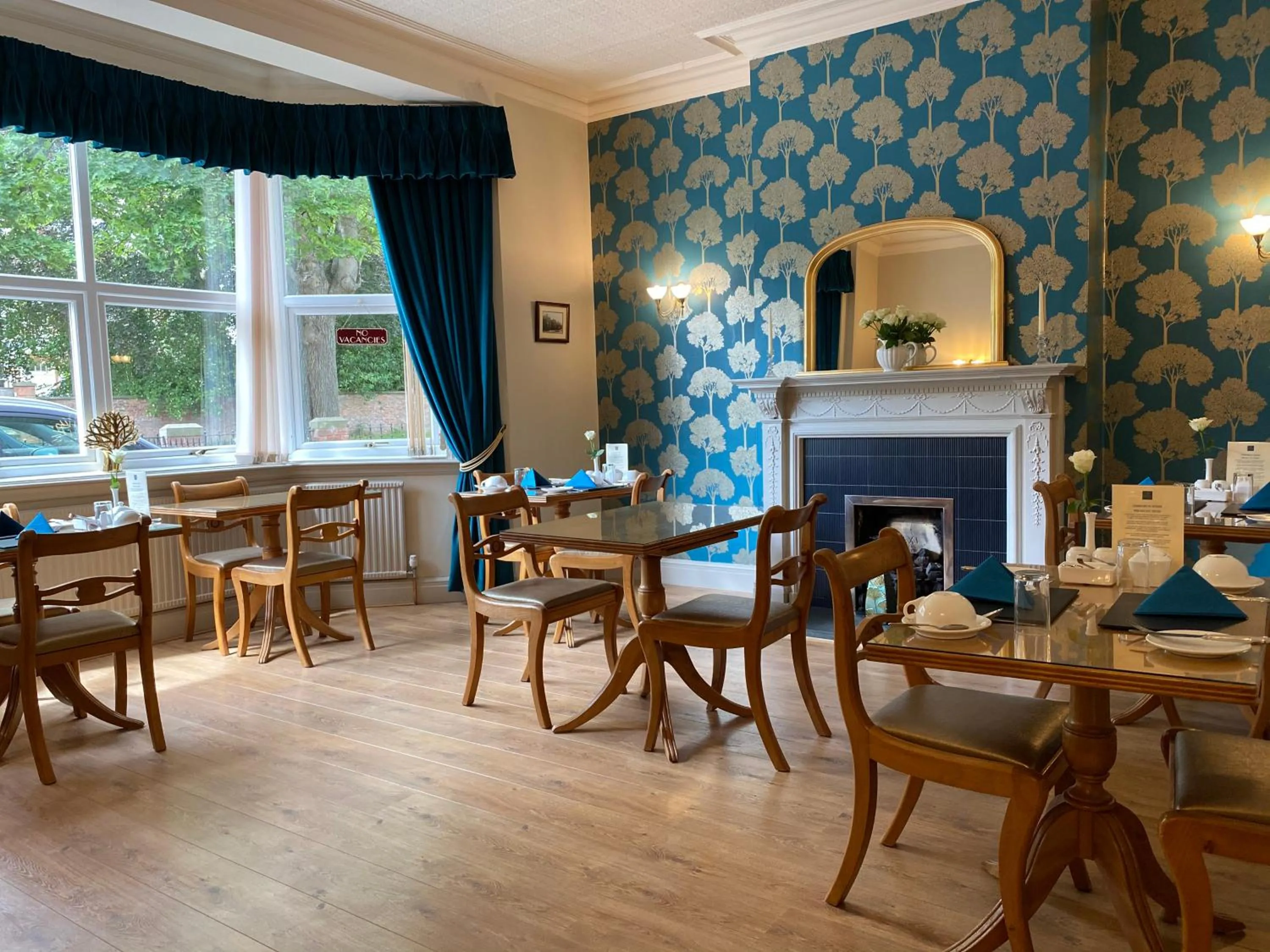 Restaurant/places to eat in Ashbourne House