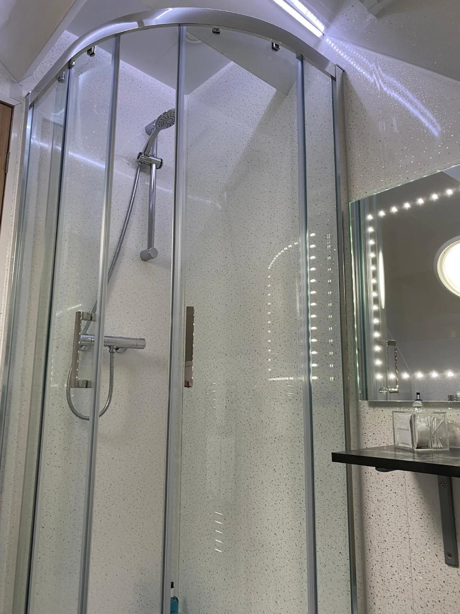 Shower in Ashbourne House