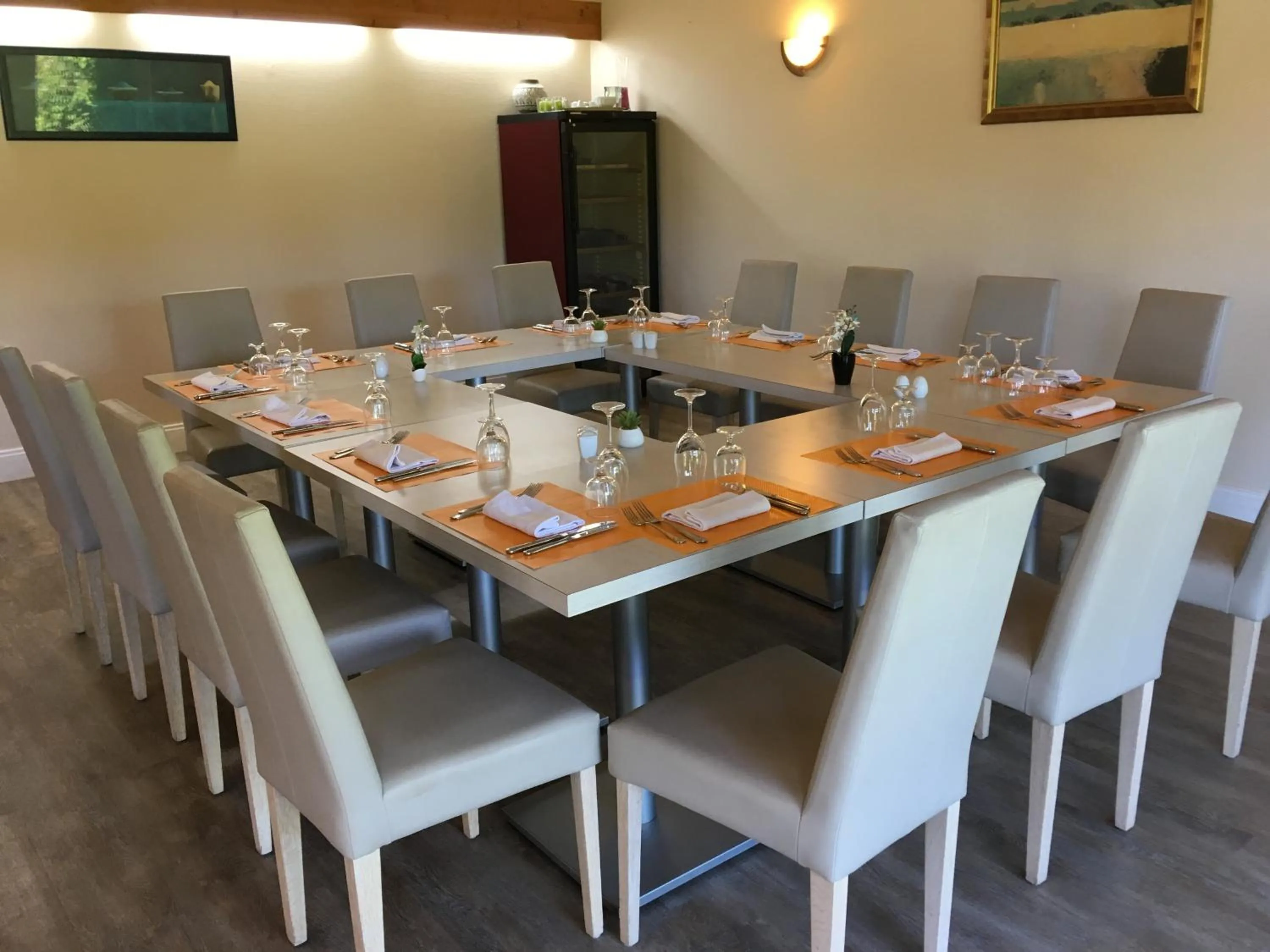 Business facilities in Logis Hôtel Val de Vienne