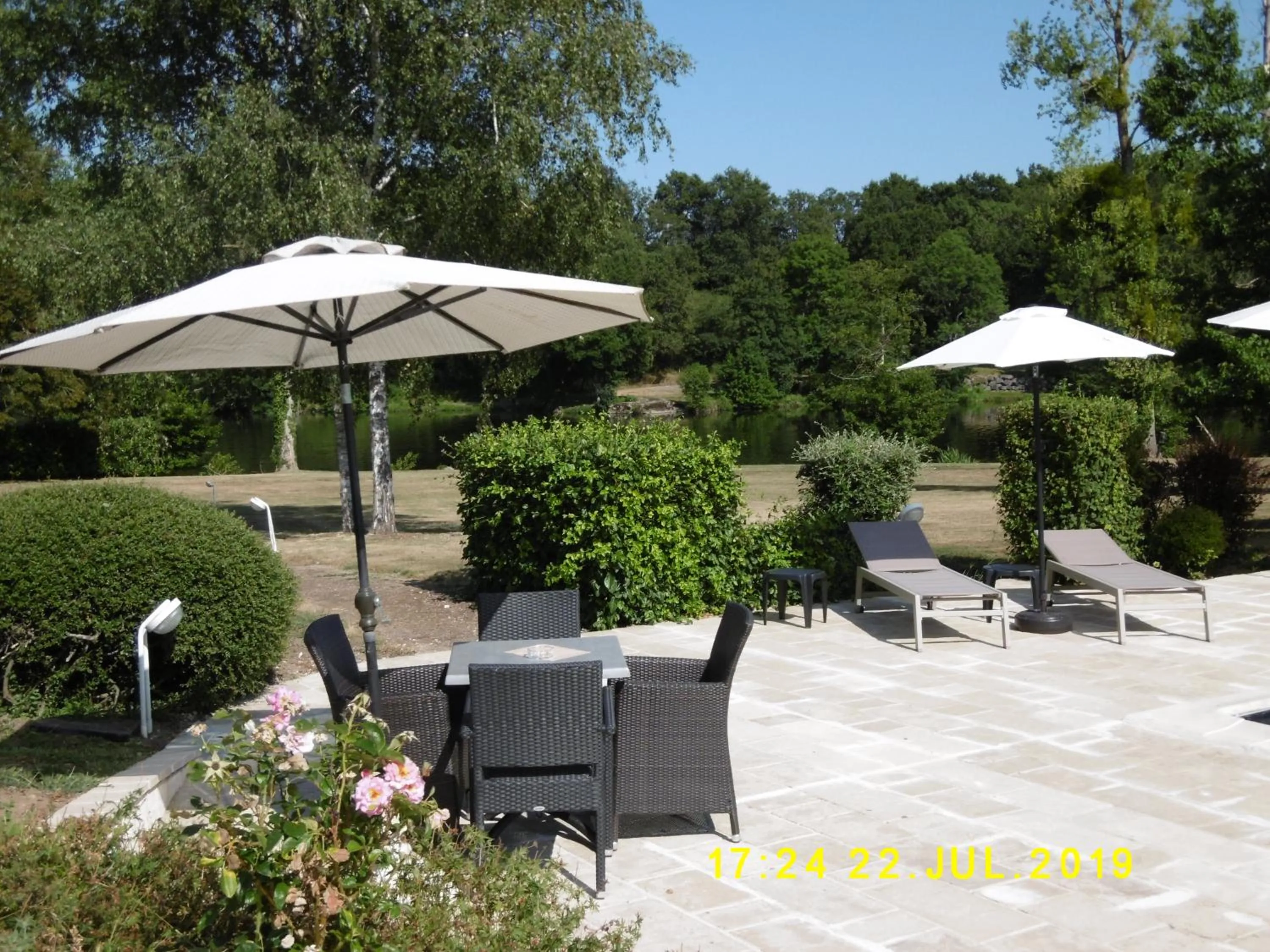 Patio in Logis Hôtel Val de Vienne