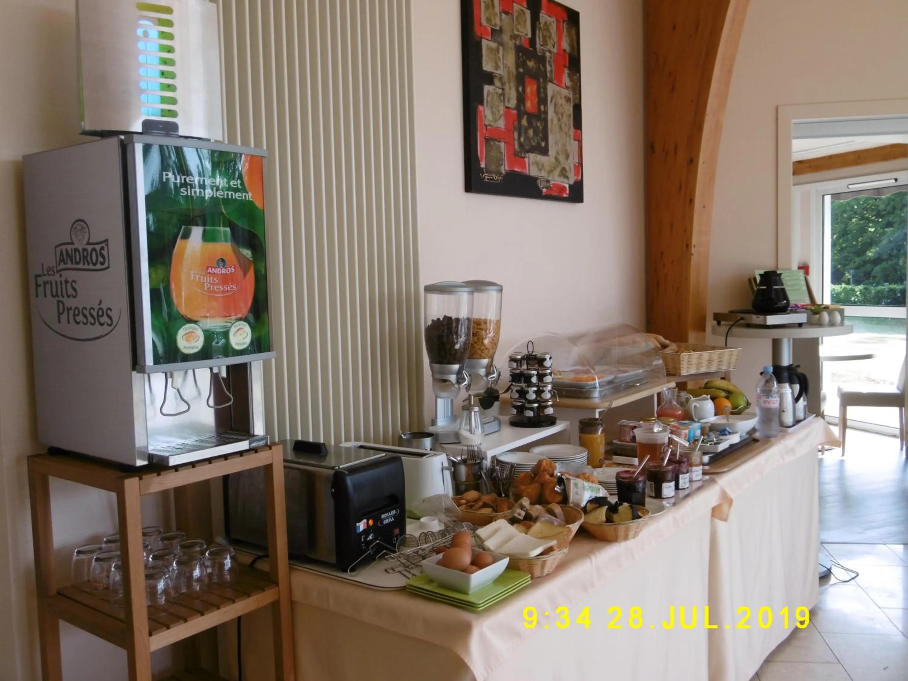 Breakfast in Logis Hôtel Val de Vienne