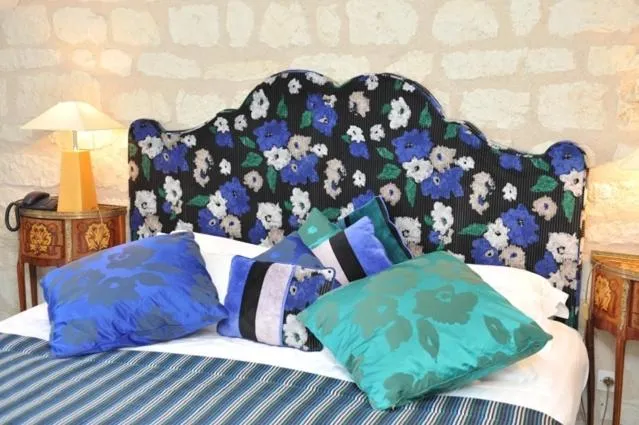 Bedroom, Bed in Logis Demeure de la Vignole