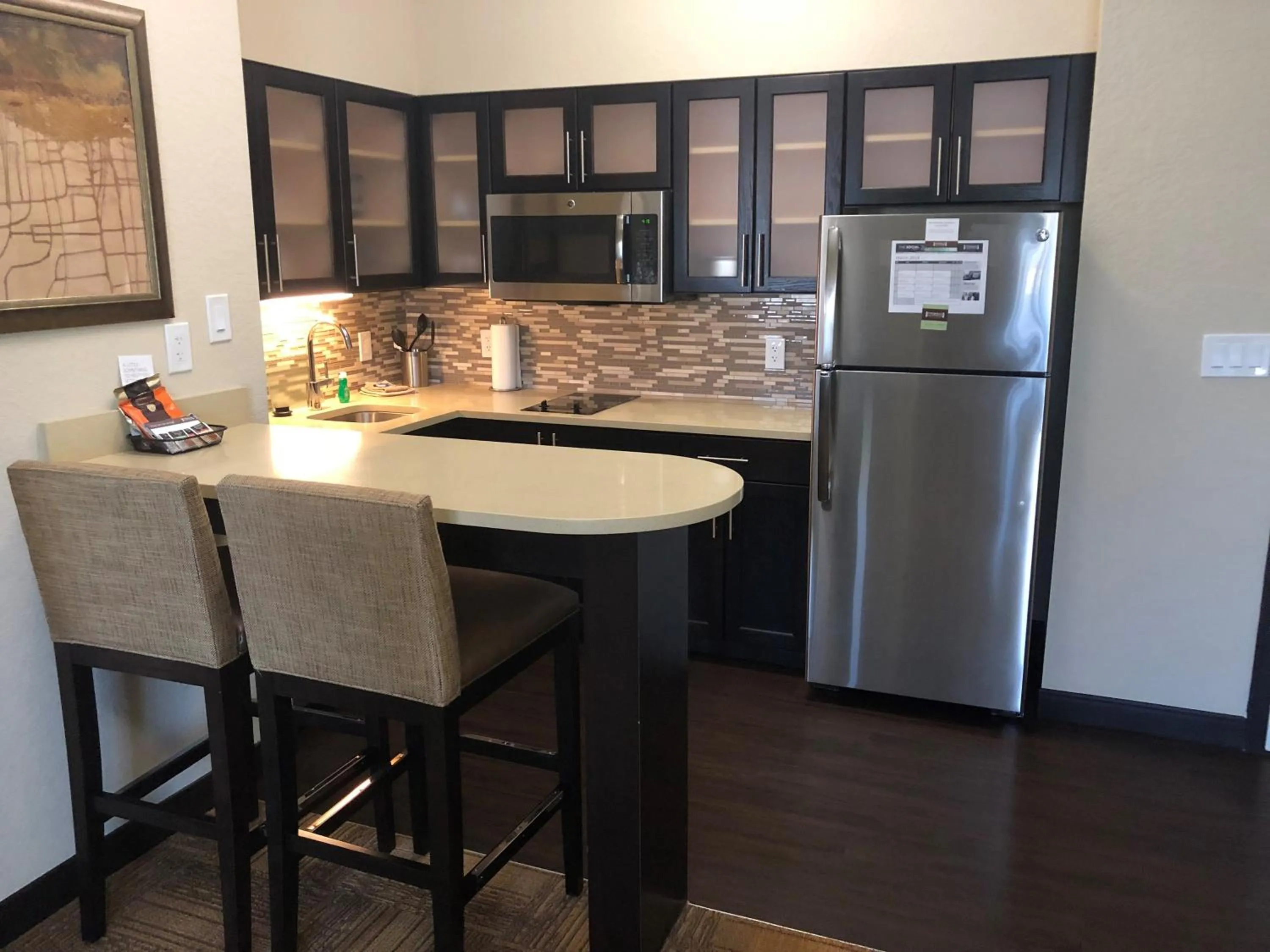 Photo of the whole room, Kitchen/Kitchenette in Staybridge Suites Lakeland West