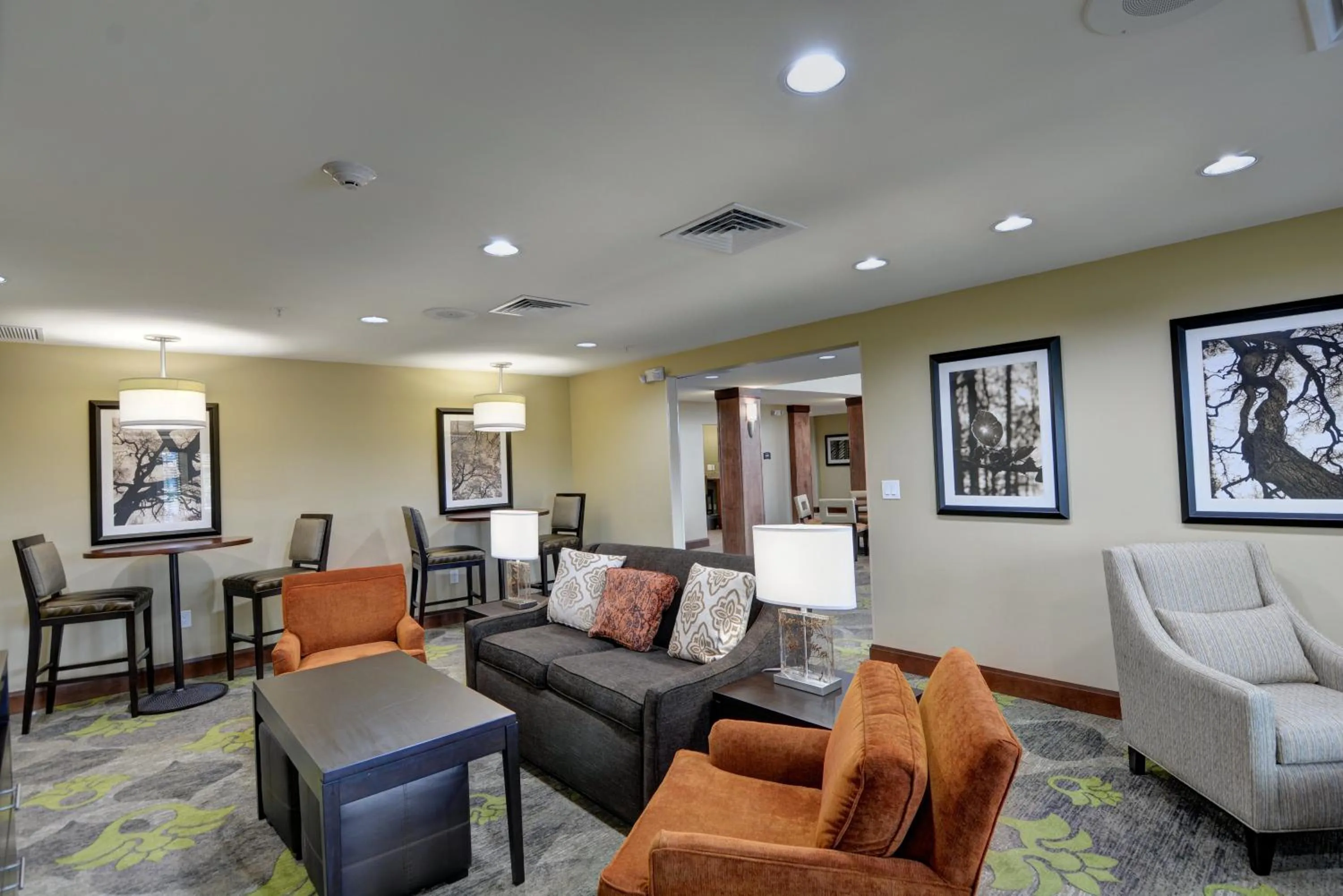 Game Room, Seating Area in Staybridge Suites Lakeland West