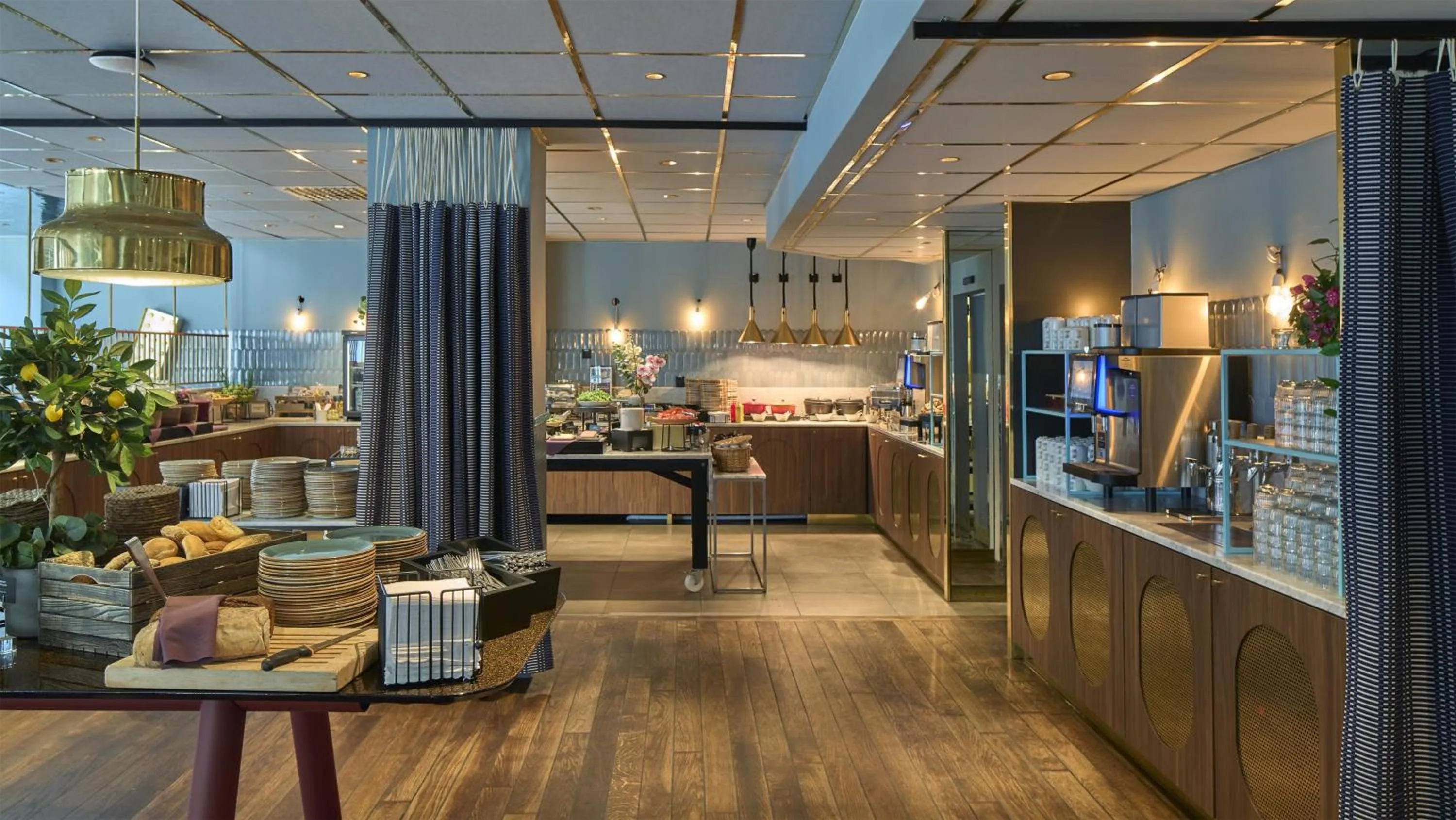 Breakfast in Scandic Sjöfartshotellet