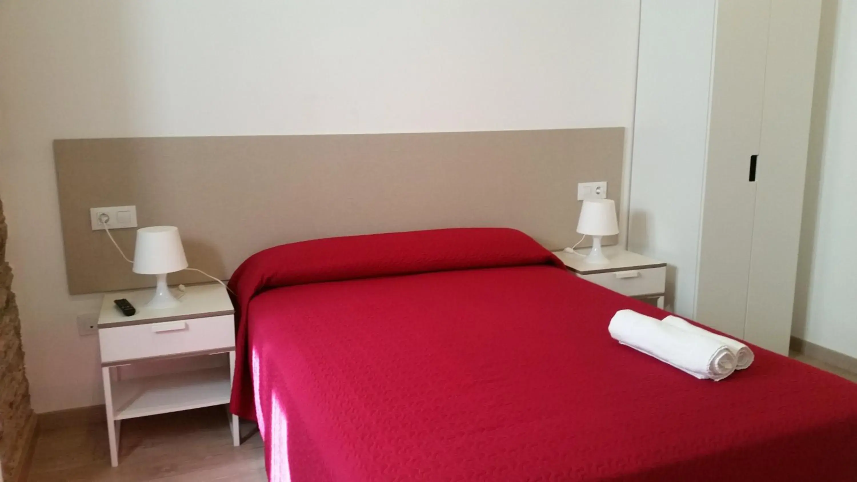 Double Room - single occupancy in Pensión Domus Gallery Double Room - single occupancy in Pensión Domus Gallery