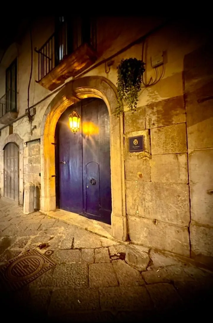 Facade/entrance in Casa Santangelo Suites