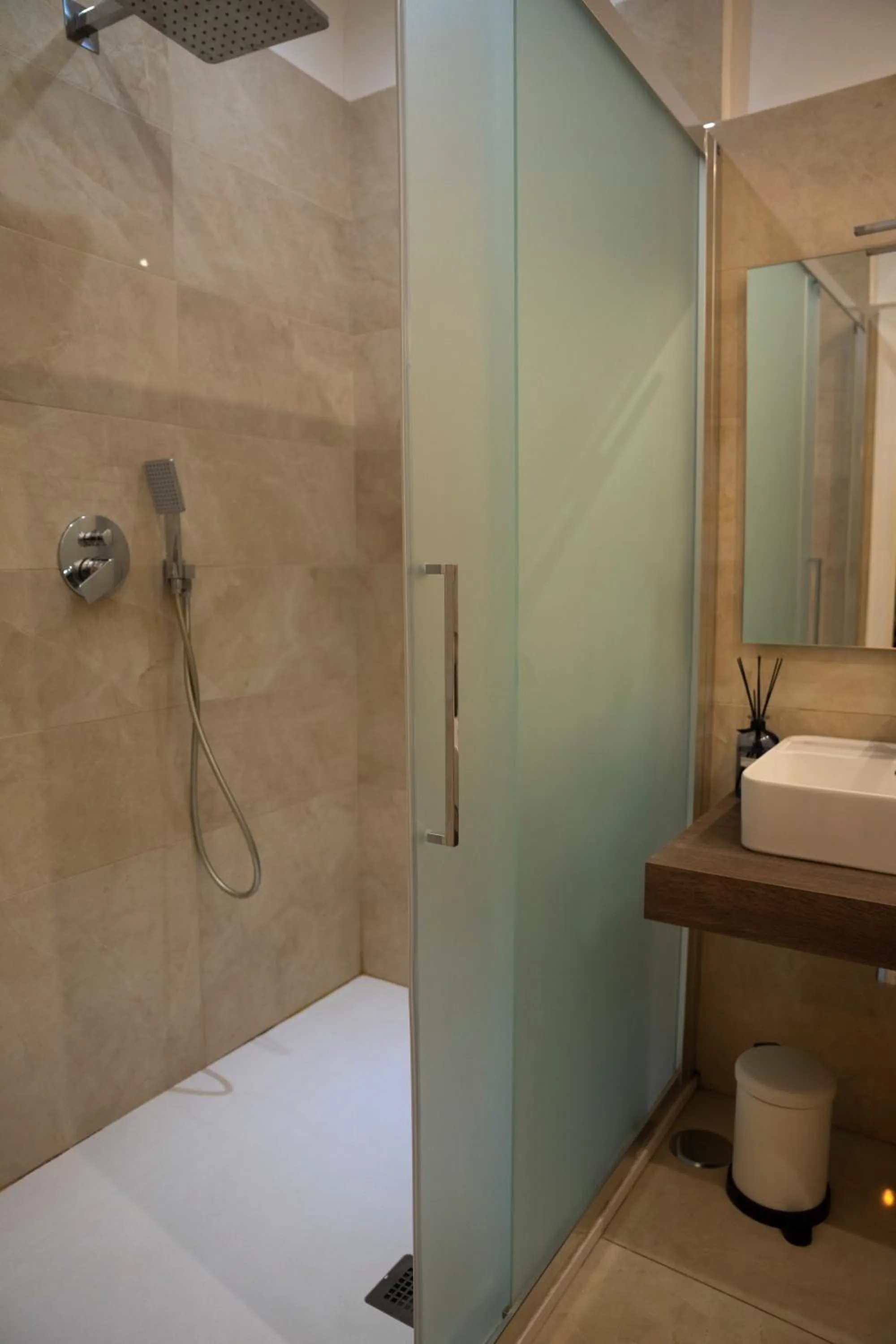 Bathroom in Casa Santangelo Suites