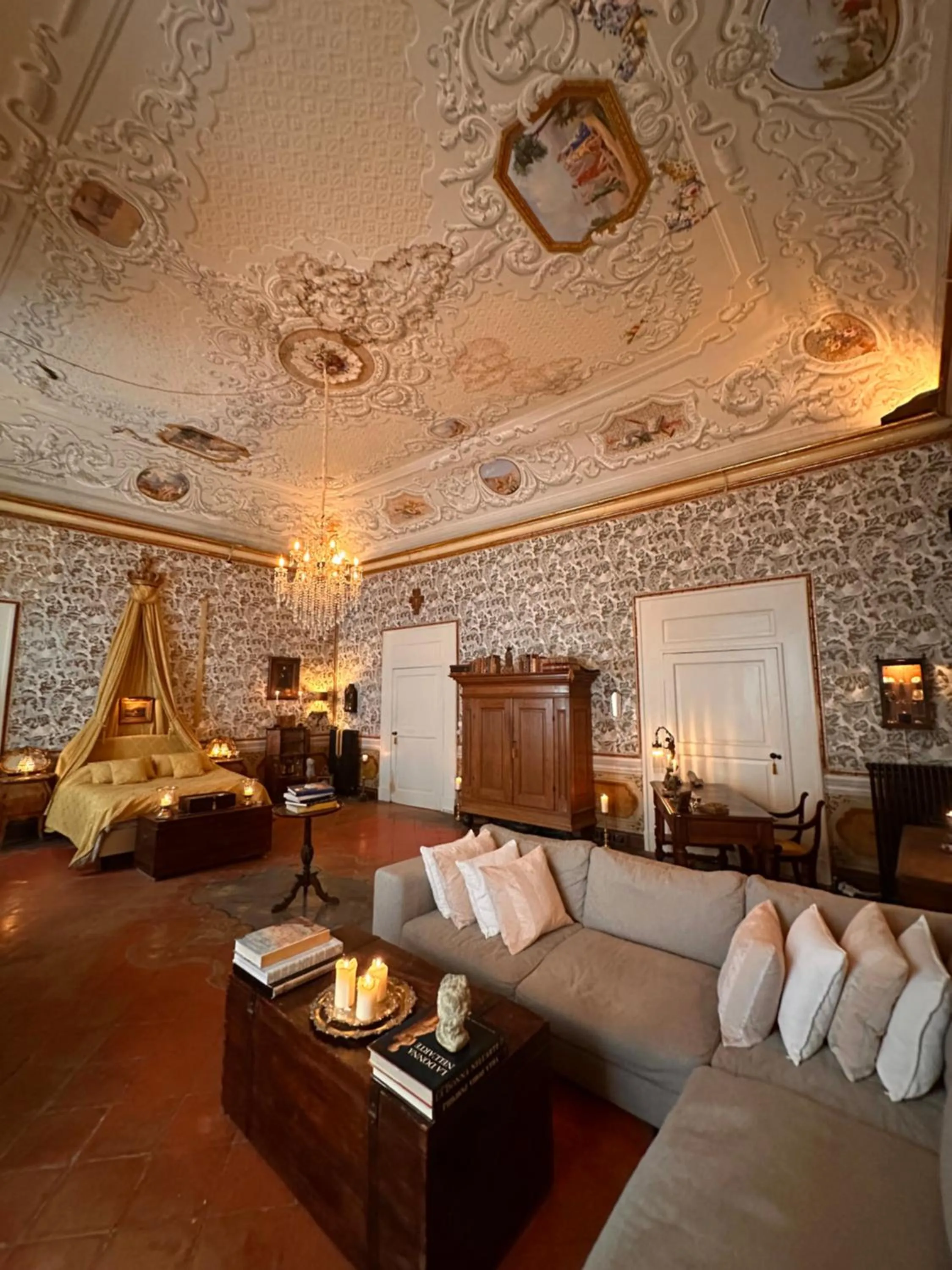 Photo of the whole room in Casa Santangelo Suites