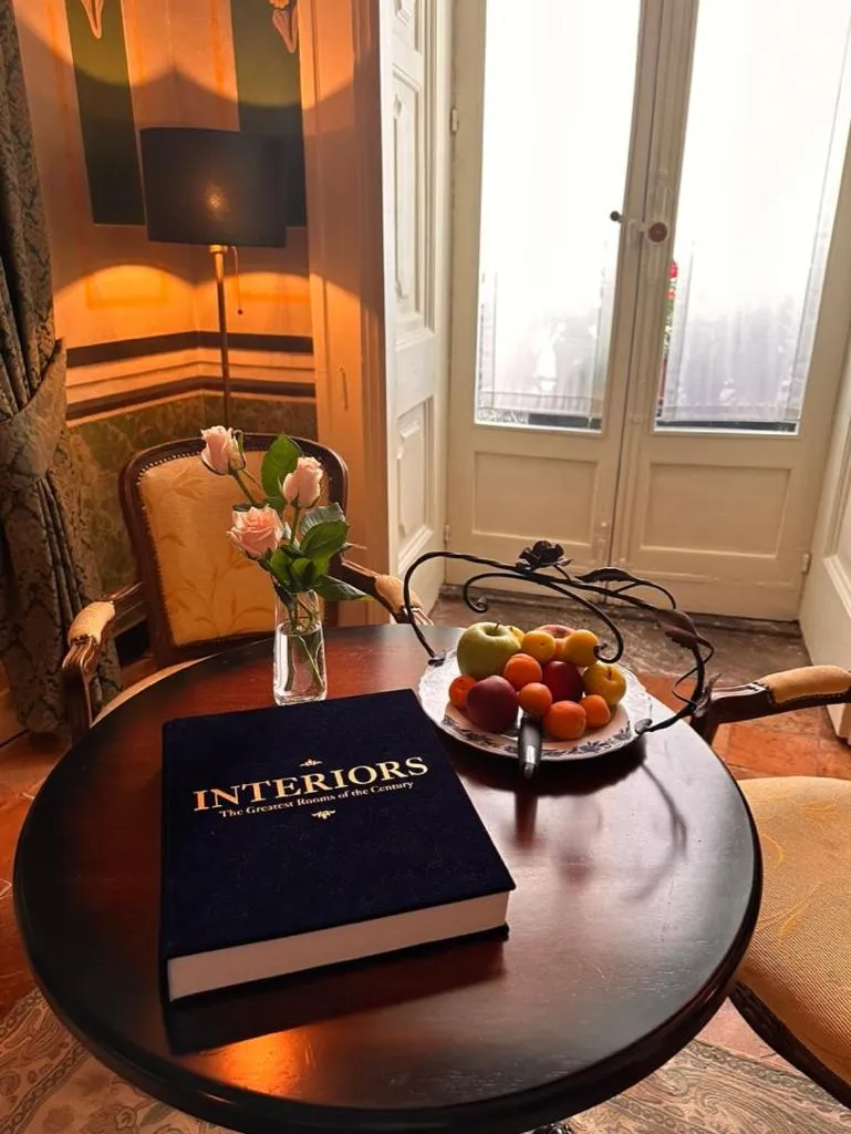 Seating area in Casa Santangelo Suites