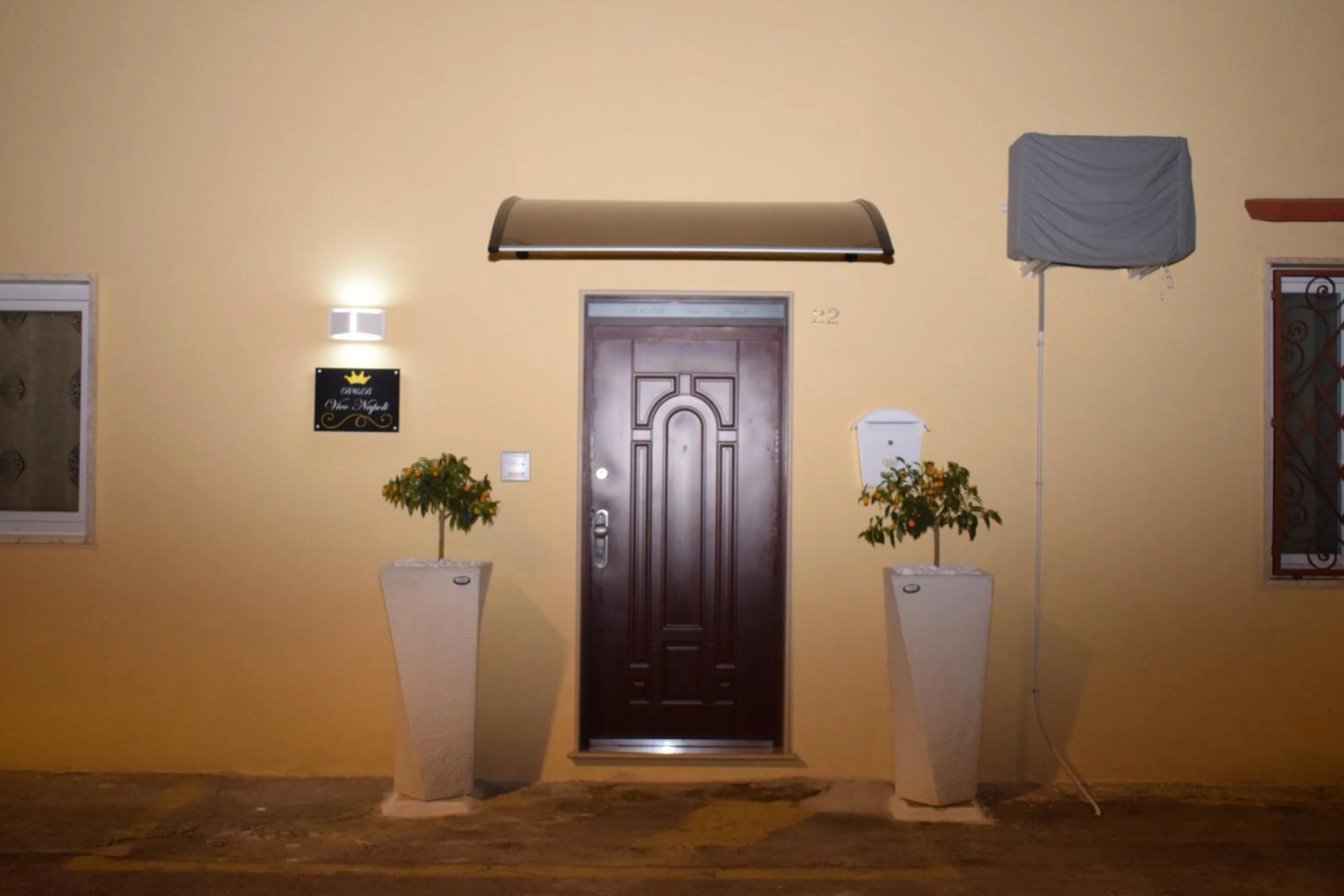 Facade/entrance in B&B Vico Napoli Salento