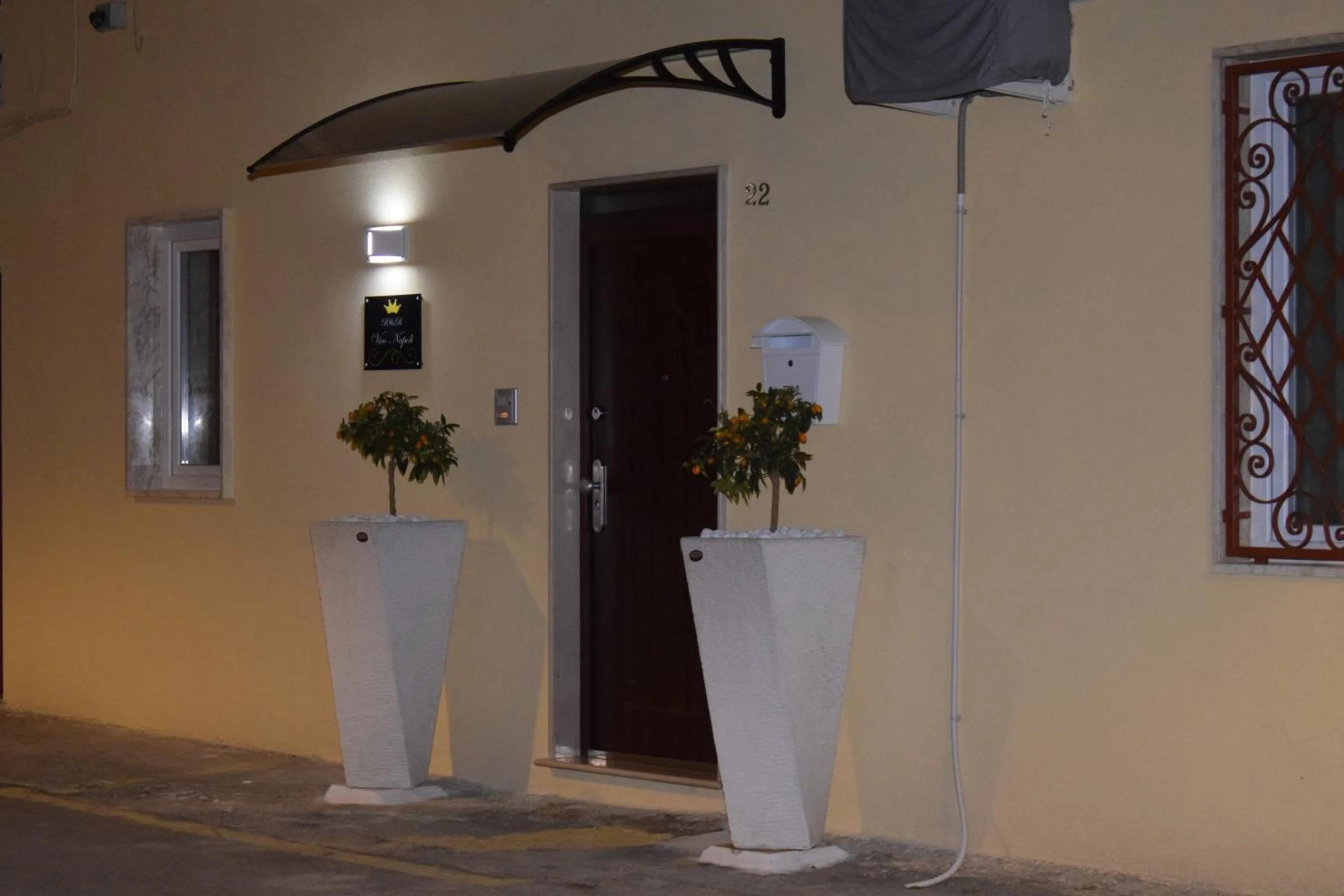 Facade/entrance in B&B Vico Napoli Salento