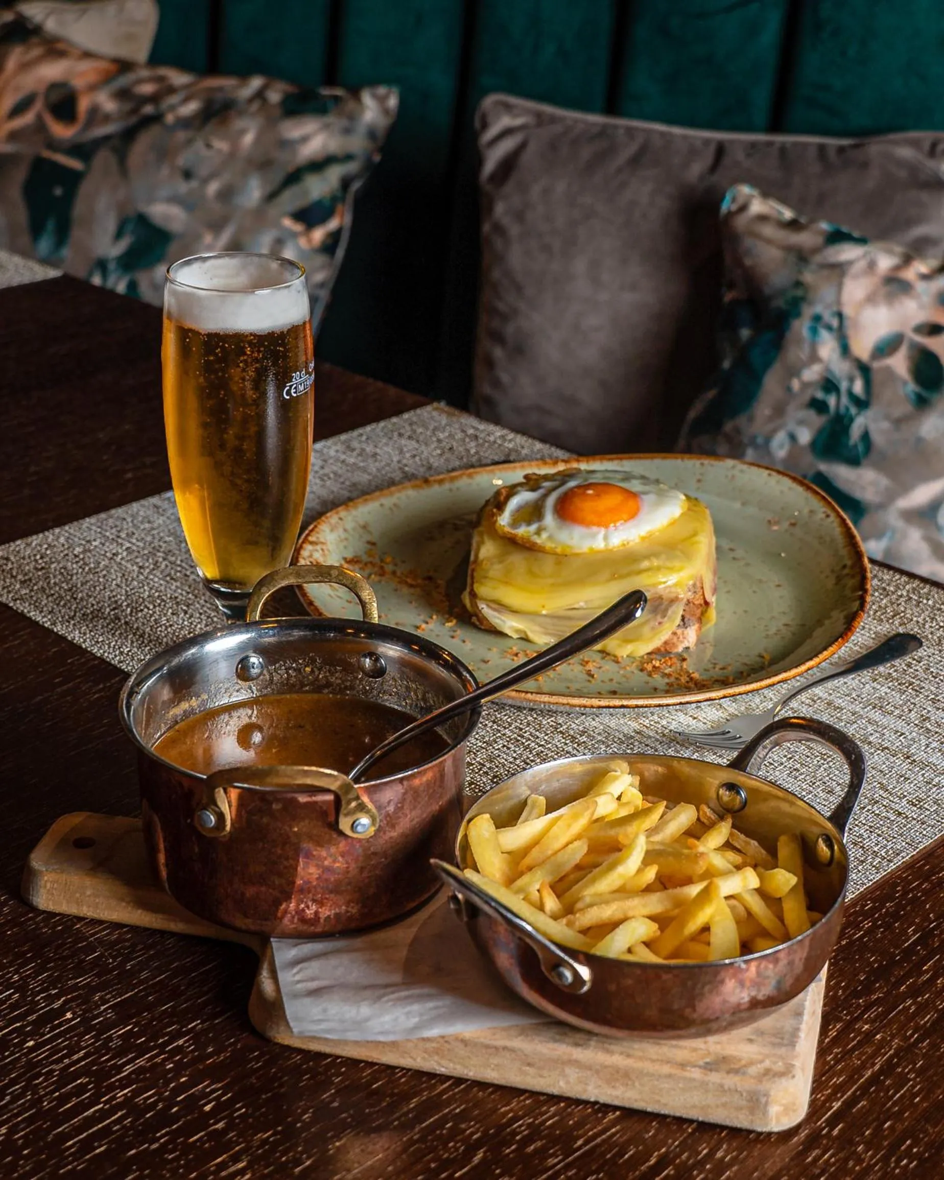 Restaurant/places to eat in Gaia Residence