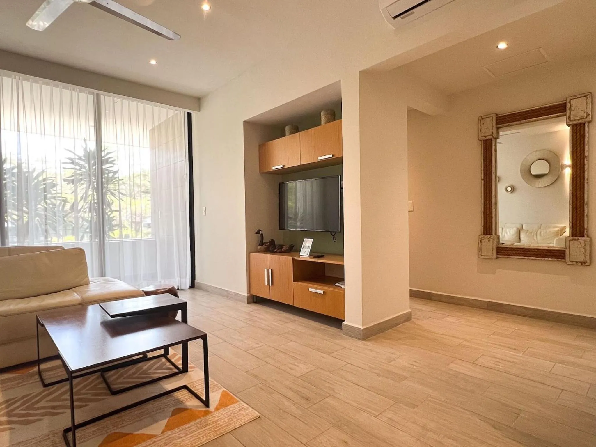 Communal lounge/ TV room in Opal Suites Apartments