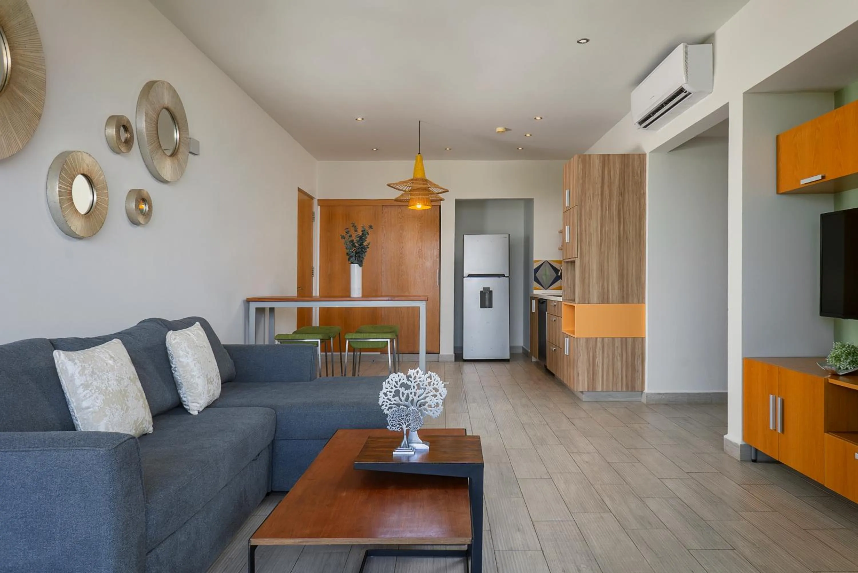 TV and multimedia in Opal Suites Apartments