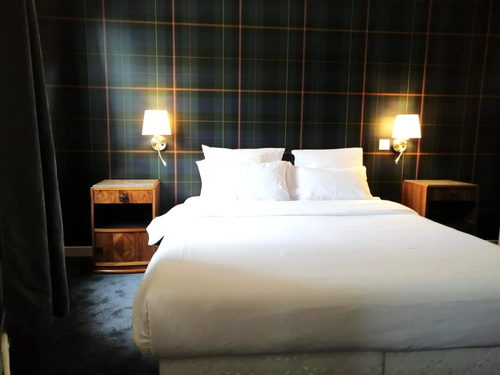 Bed in Hôtel d'Angleterre