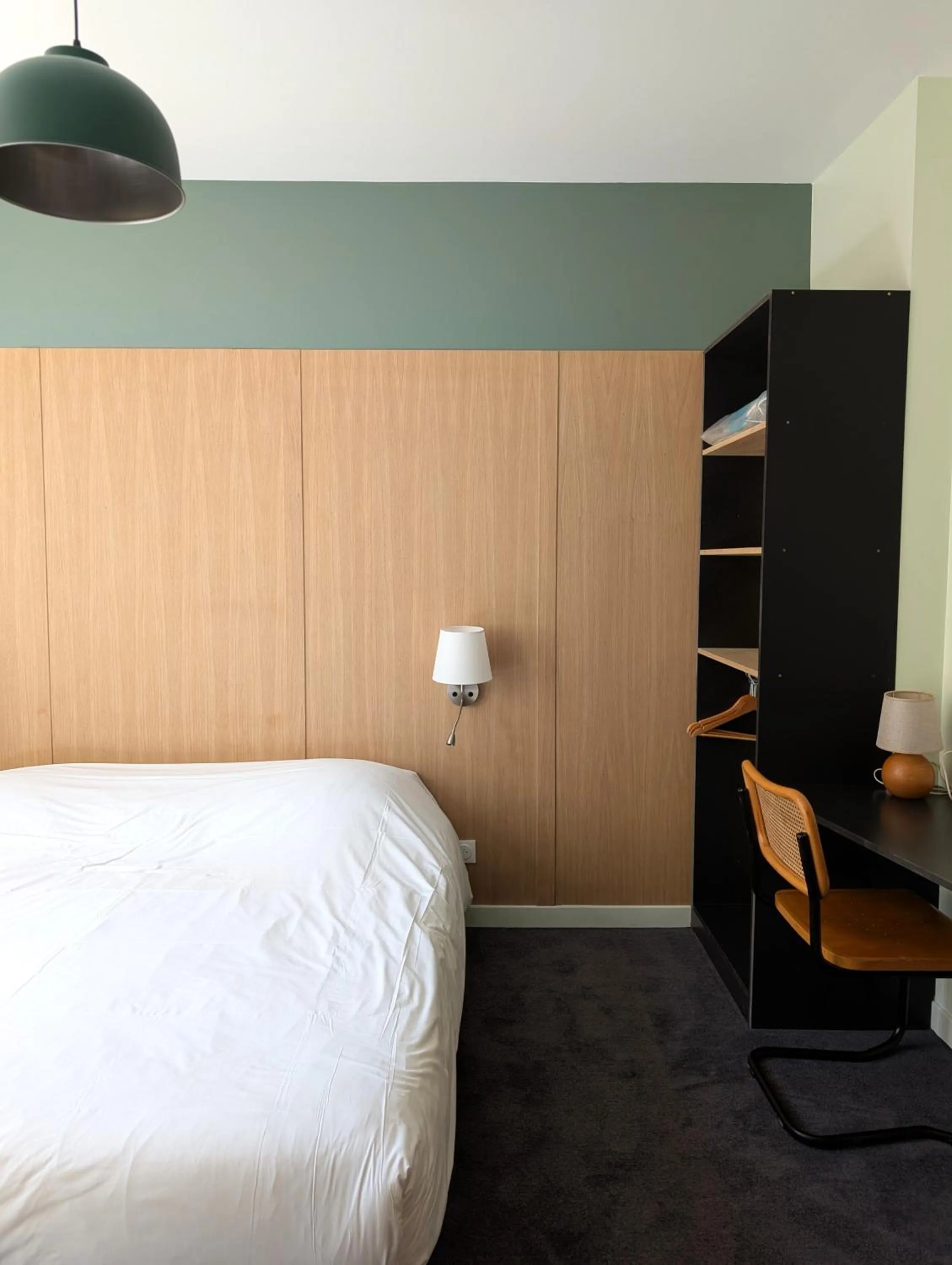 Bed in Hôtel d'Angleterre