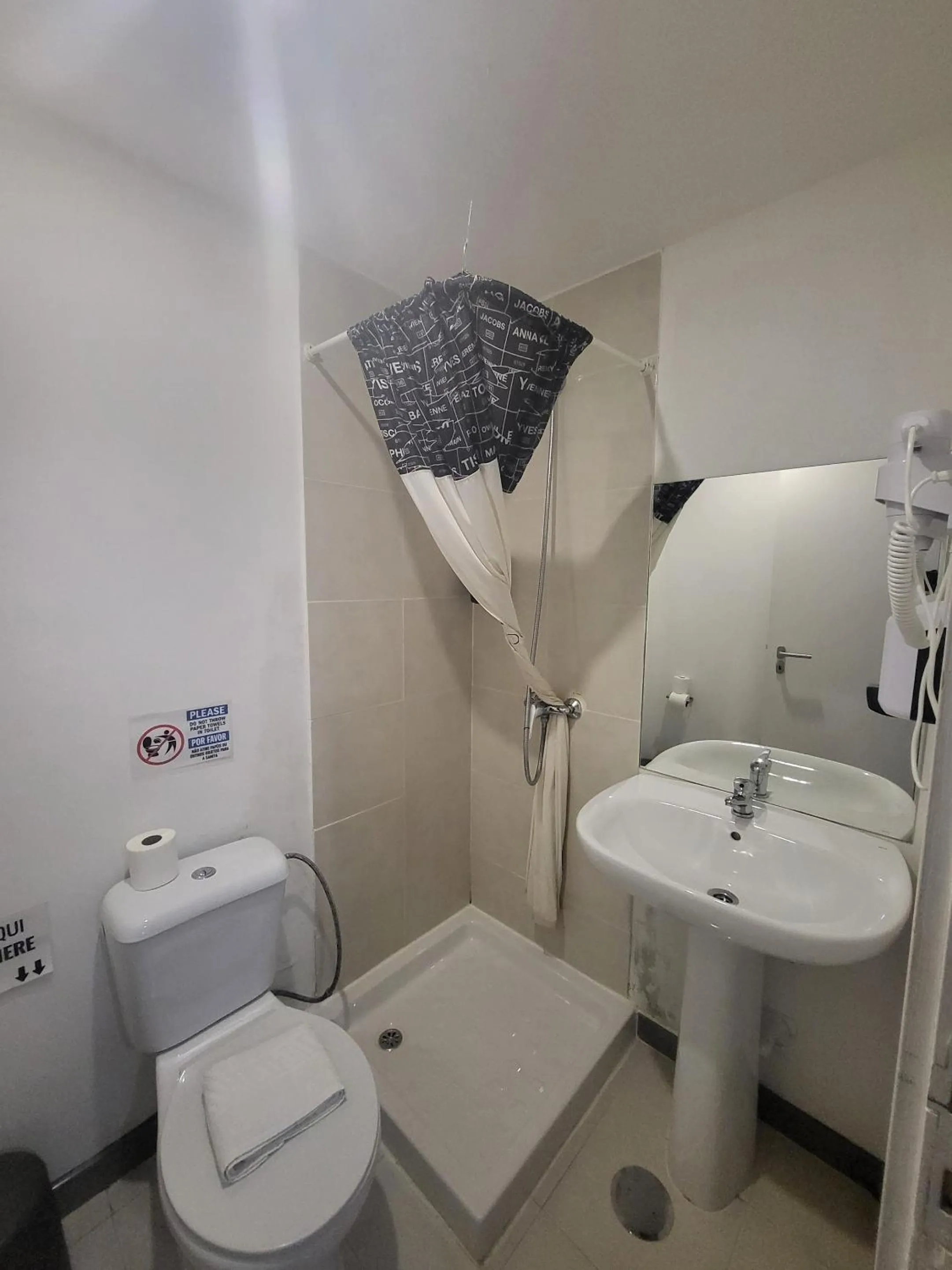 Bathroom in What Else - Fatima