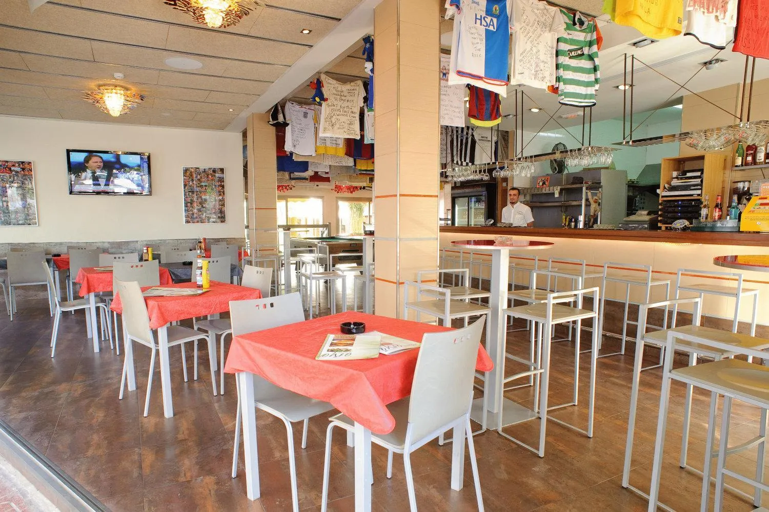 Restaurant/places to eat in Apartamentos San Francisco