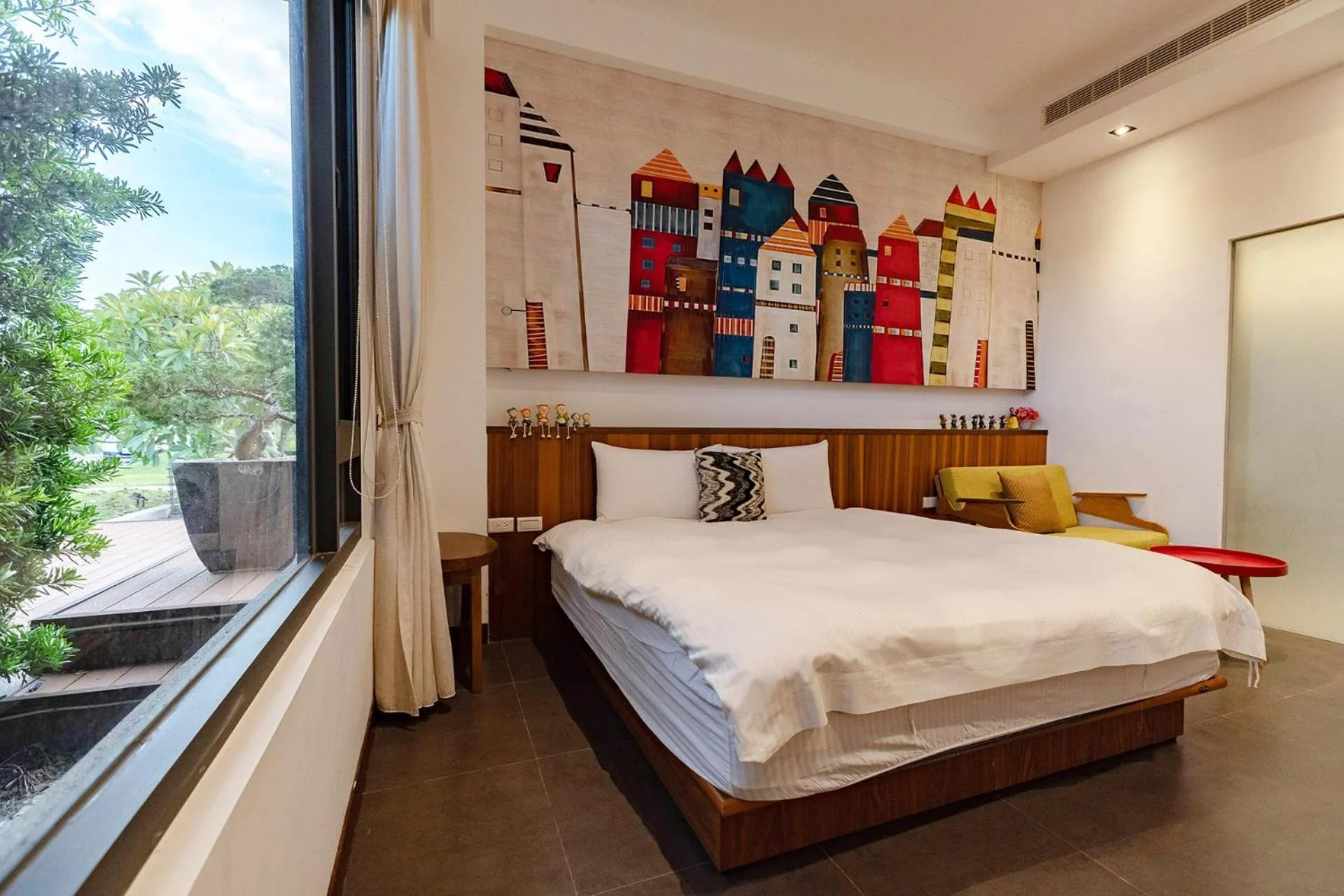 Bed in 193 County Garden BnB