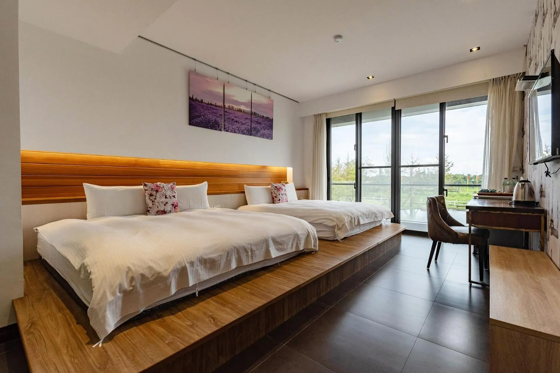 Bed in 193 County Garden BnB