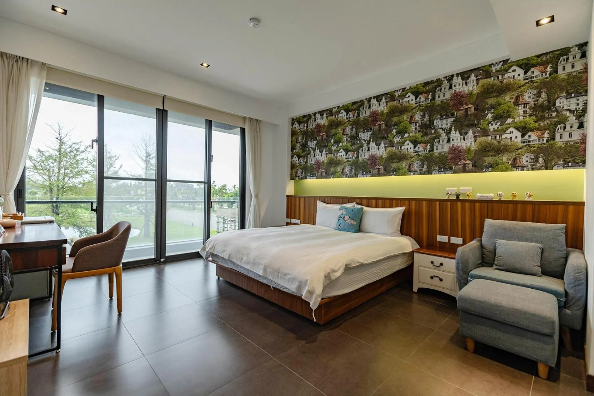 Bed in 193 County Garden BnB