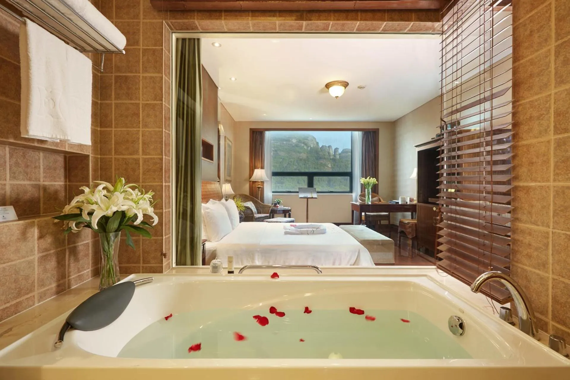Bathroom, Bed in C&D Resort,Wuyi Mountain