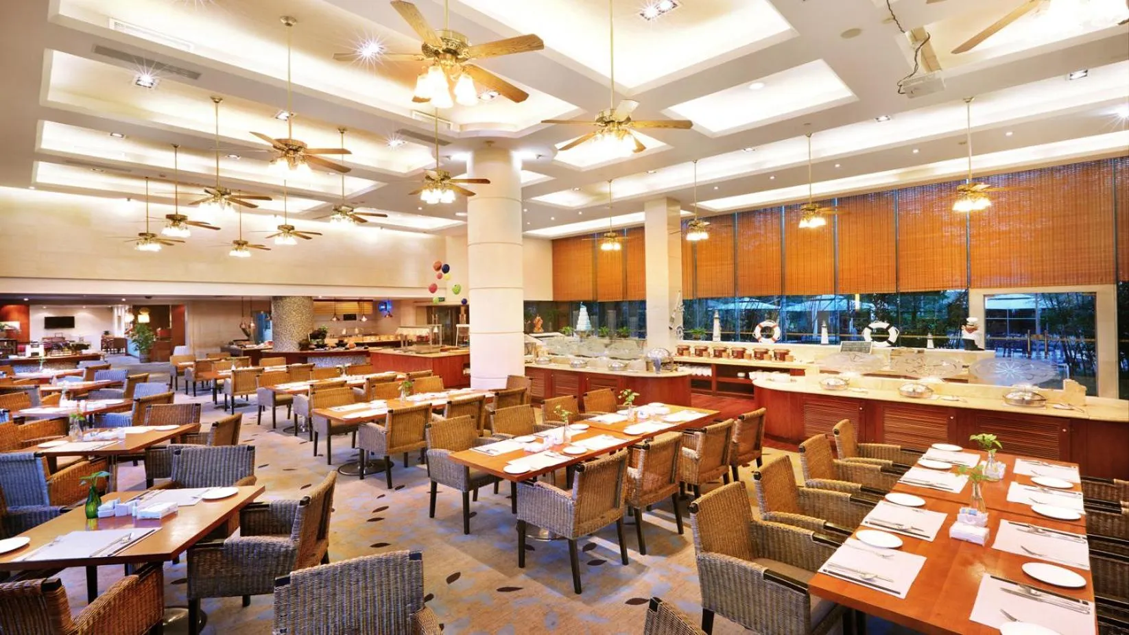 Restaurant/places to eat in C&D Resort,Wuyi Mountain