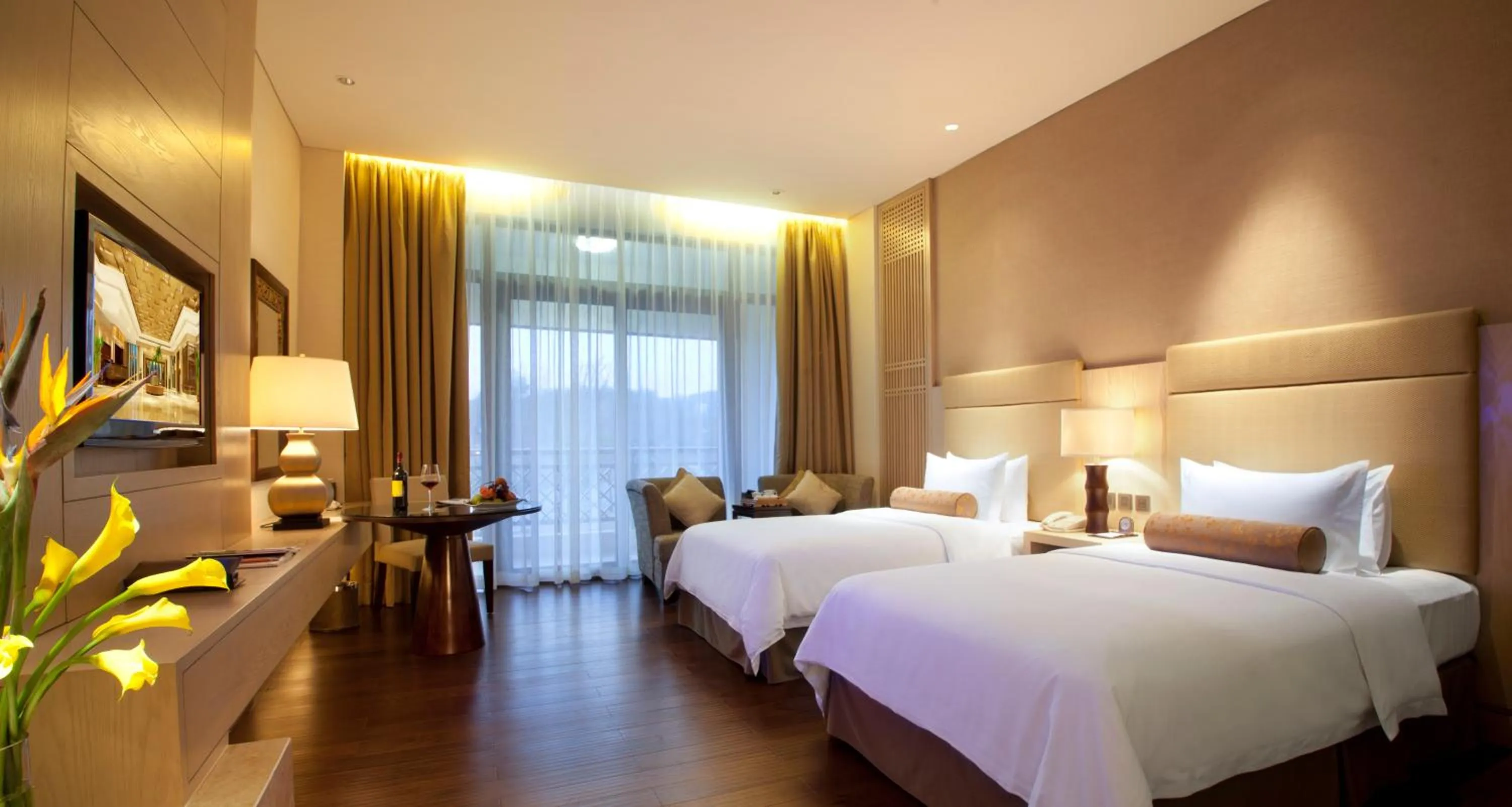 Photo of the whole room, Bed in Dahongpao Resort