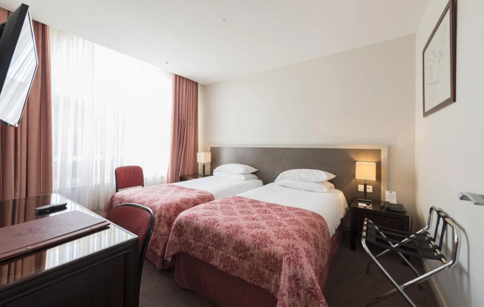 Bed in Hôtel Bristol