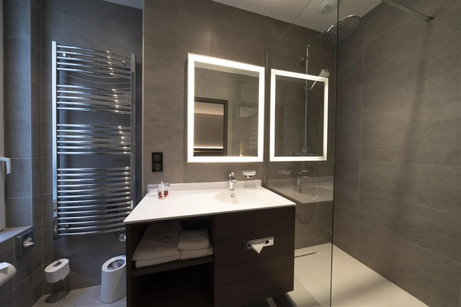 Shower in Hôtel Bristol