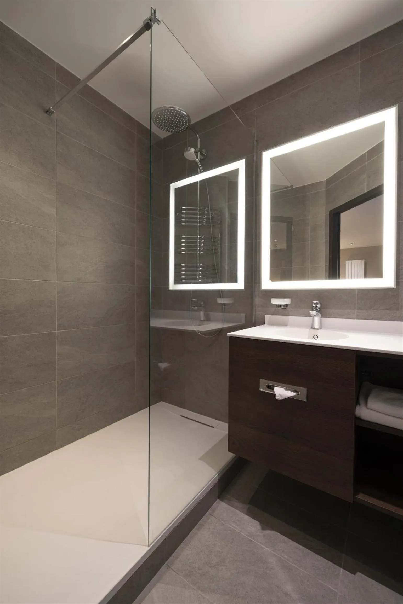 Shower in Hôtel Bristol