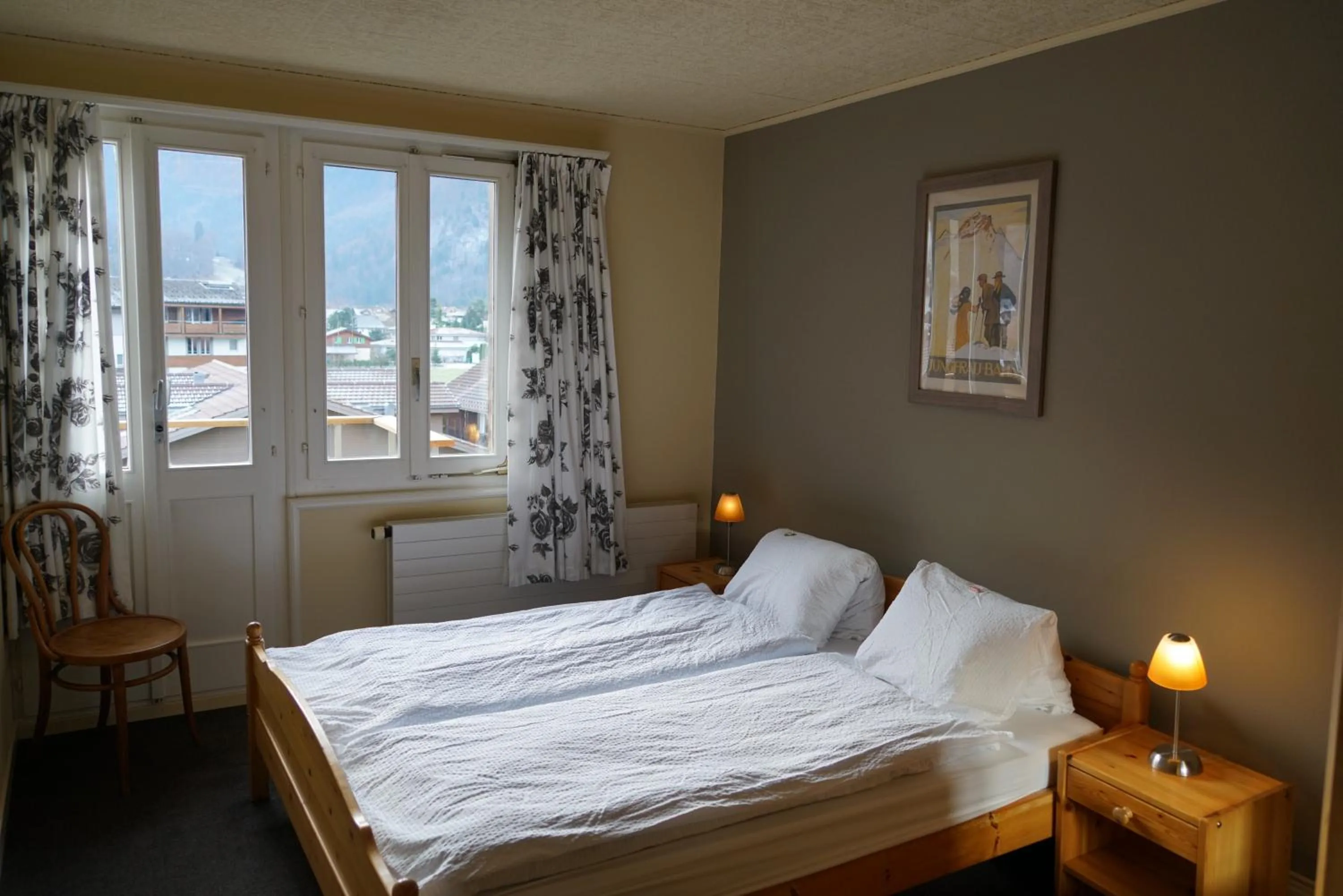 Photo of the whole room, Bed in Alpenrose Hotel and Gardens
