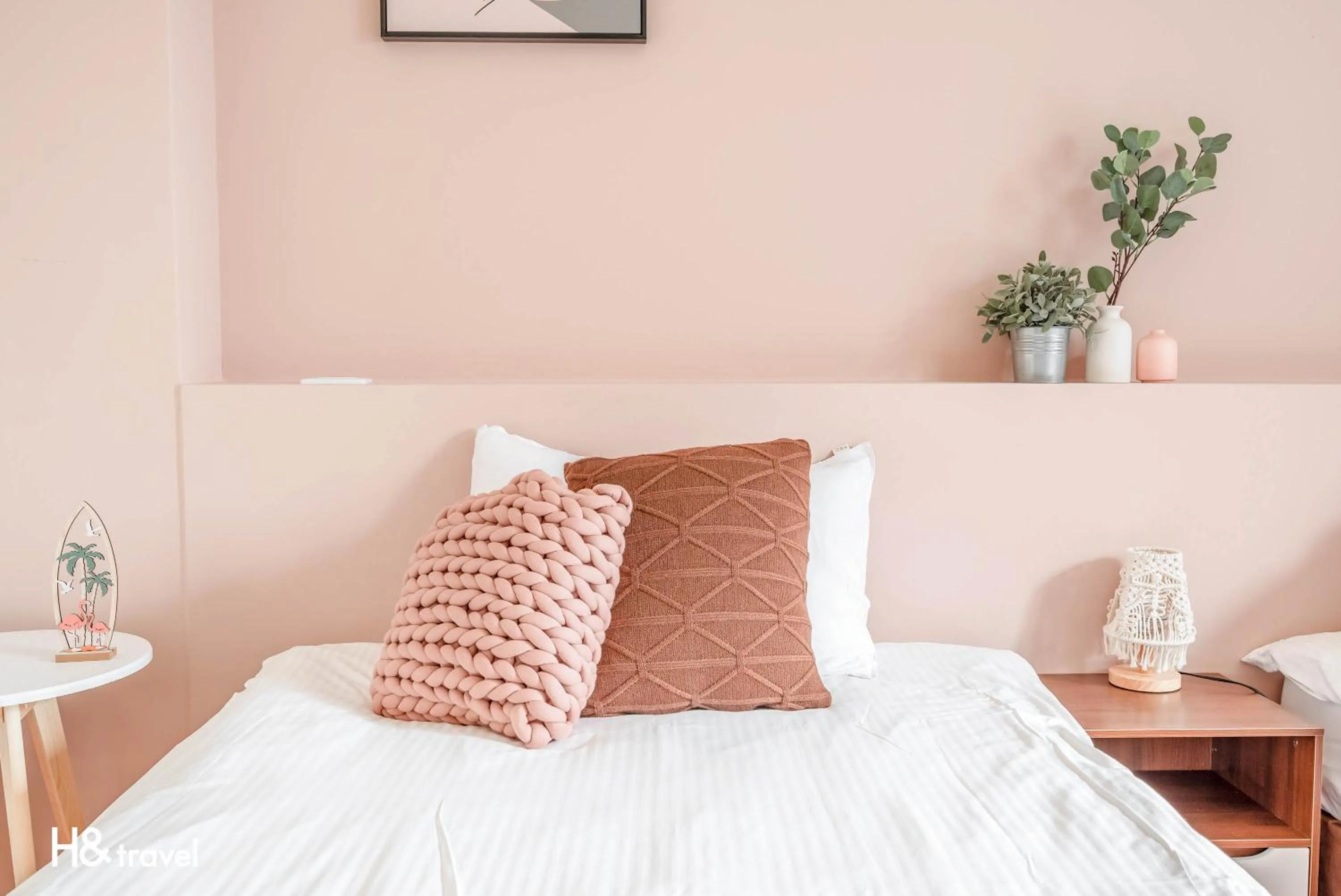 Decorative detail, Bed in Taitung Puyuma Style Inn