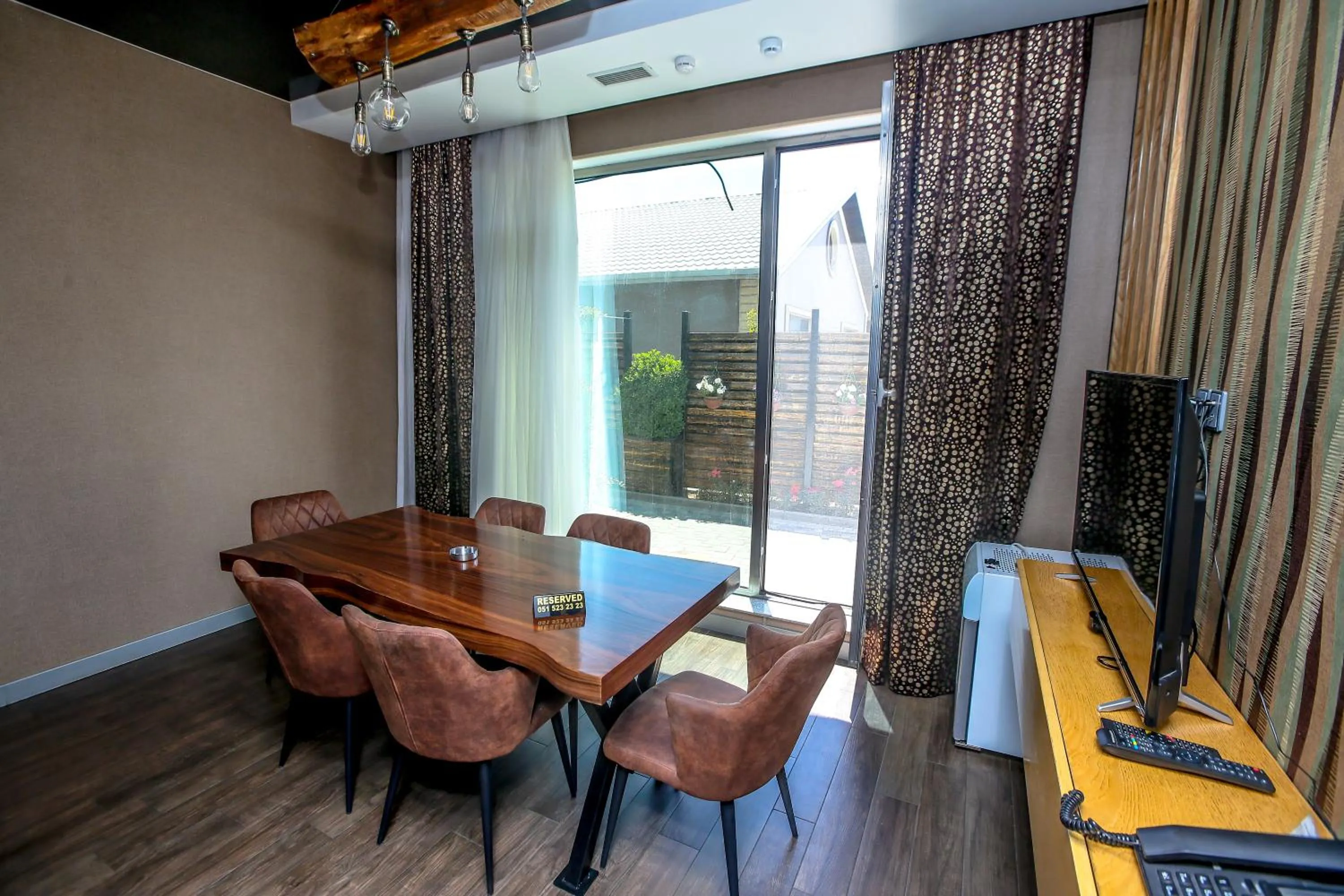 TV and multimedia in Armada Villa Hotel