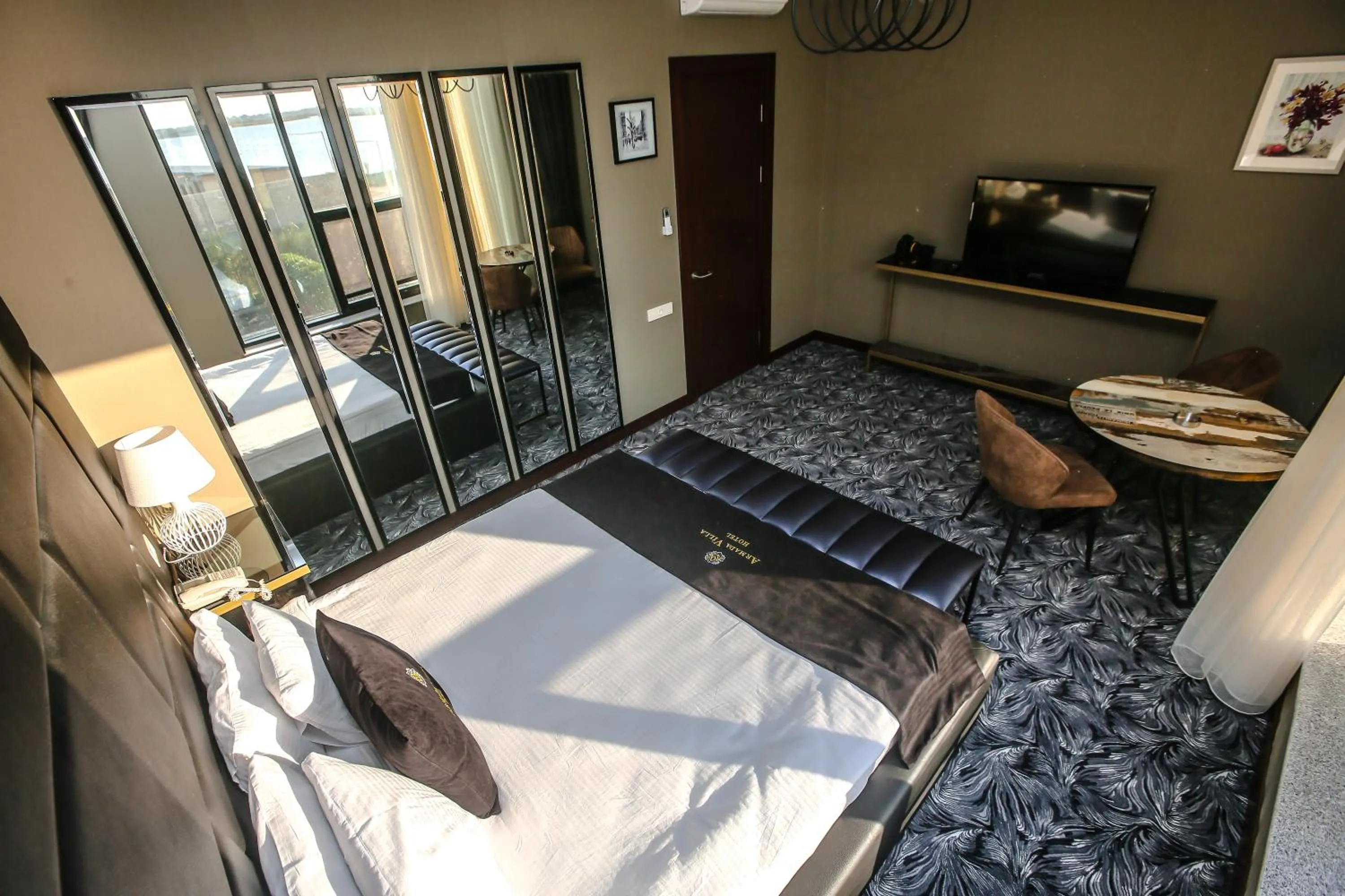 Summer, Bed in Armada Villa Hotel