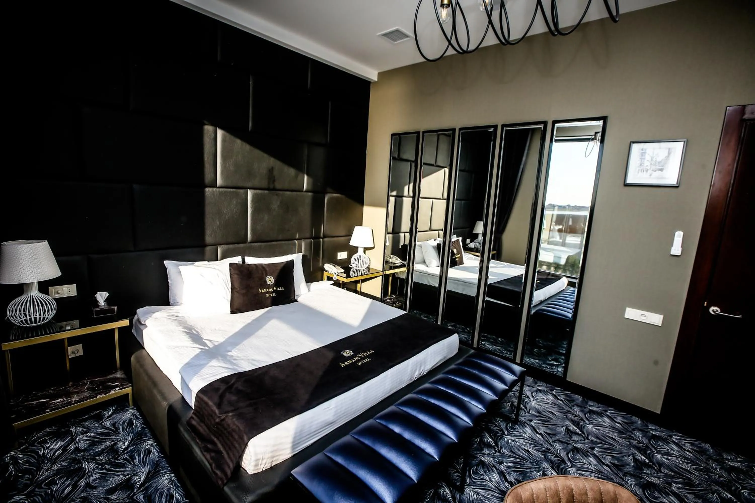 Dining area, Bed in Armada Villa Hotel