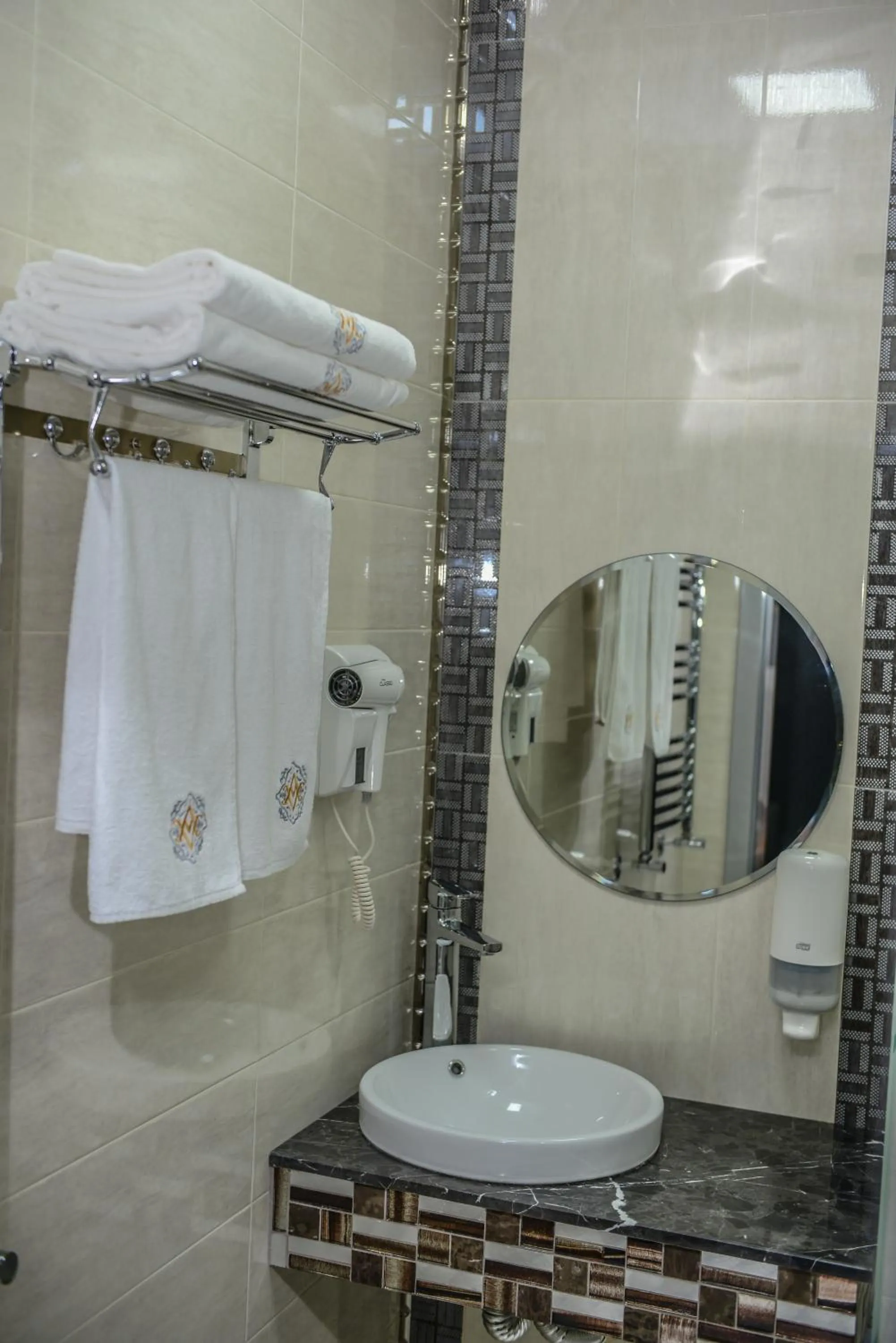Shower in Armada Villa Hotel