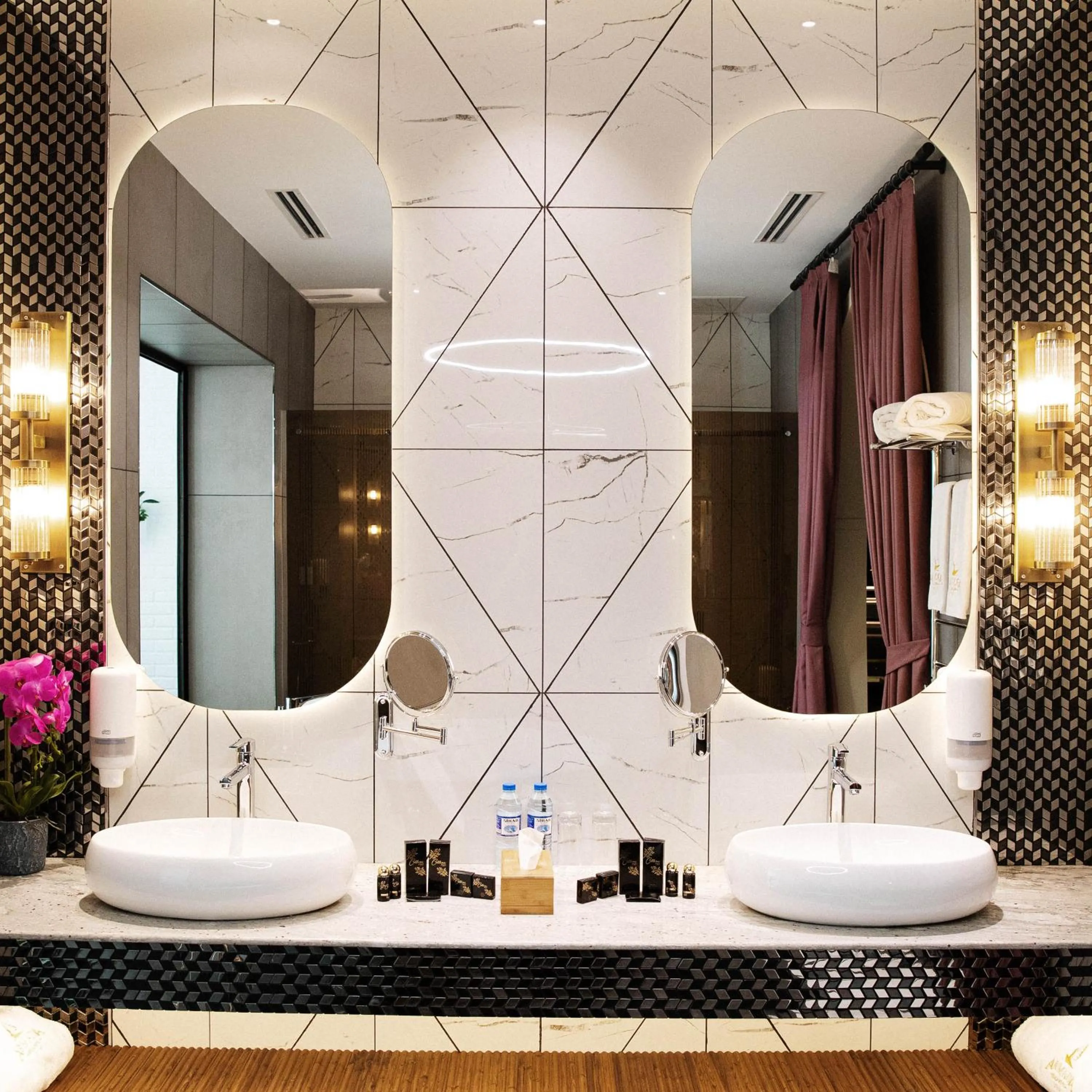 Swimming pool in Armada Villa Hotel