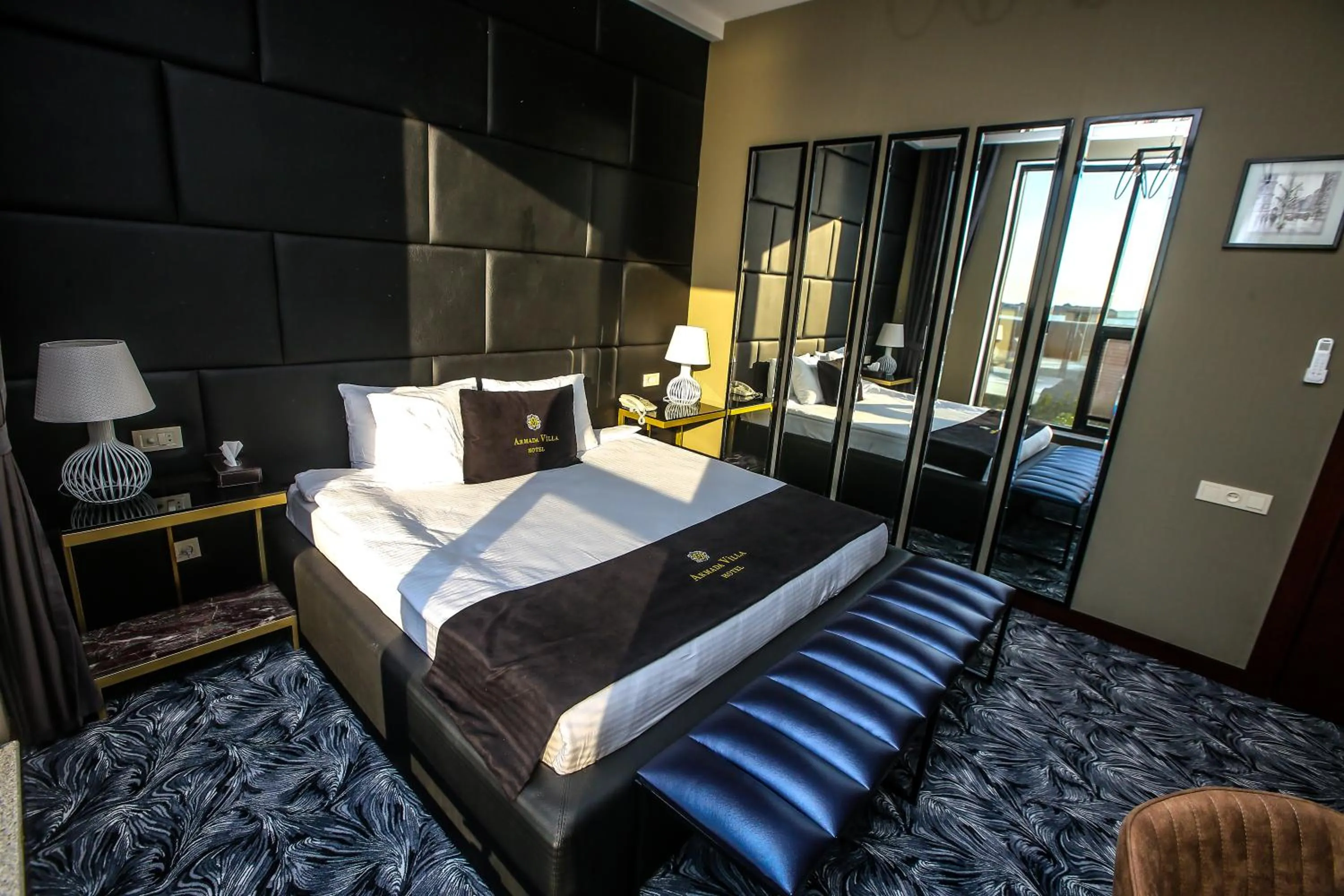 Dining area, Bed in Armada Villa Hotel