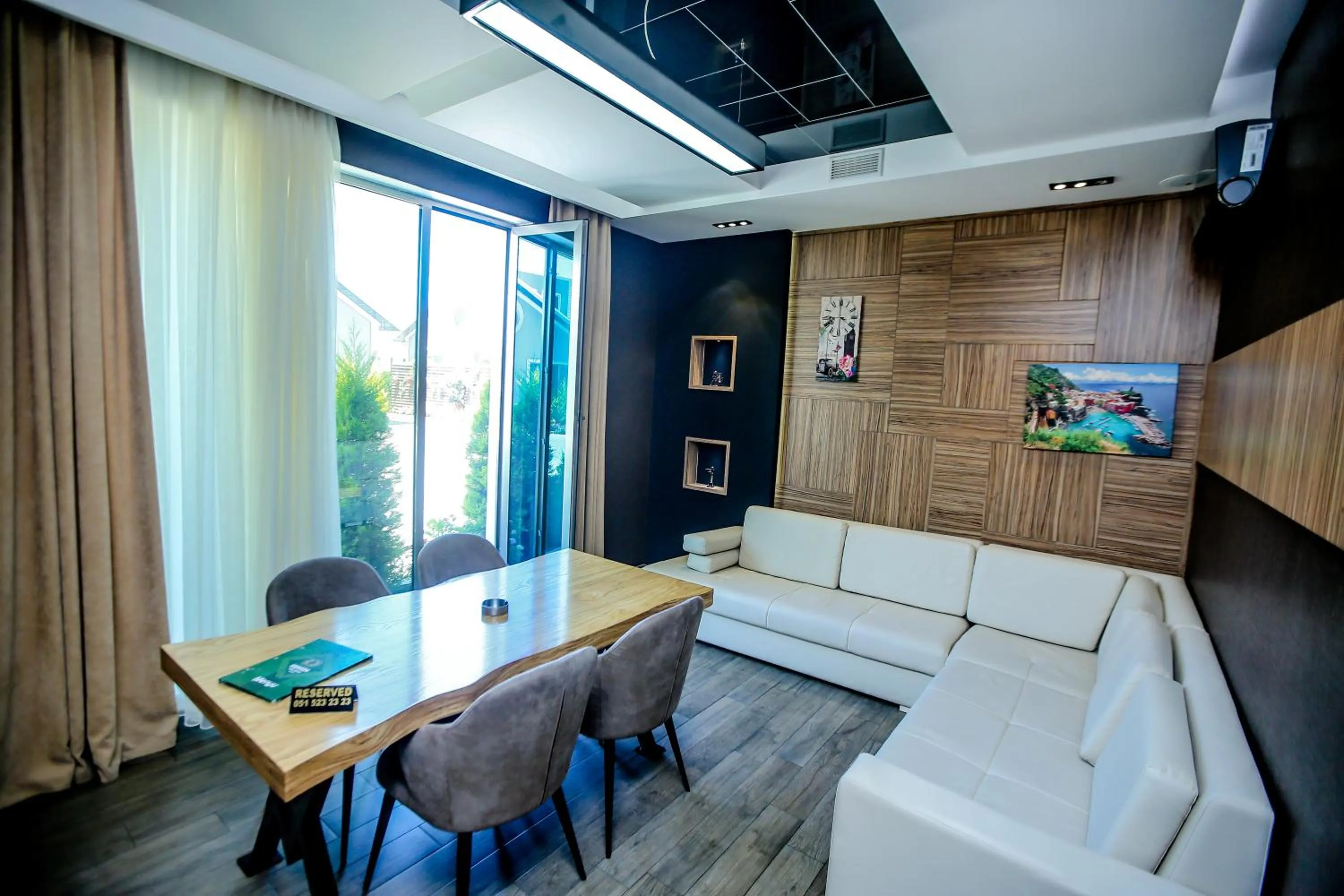 TV and multimedia in Armada Villa Hotel