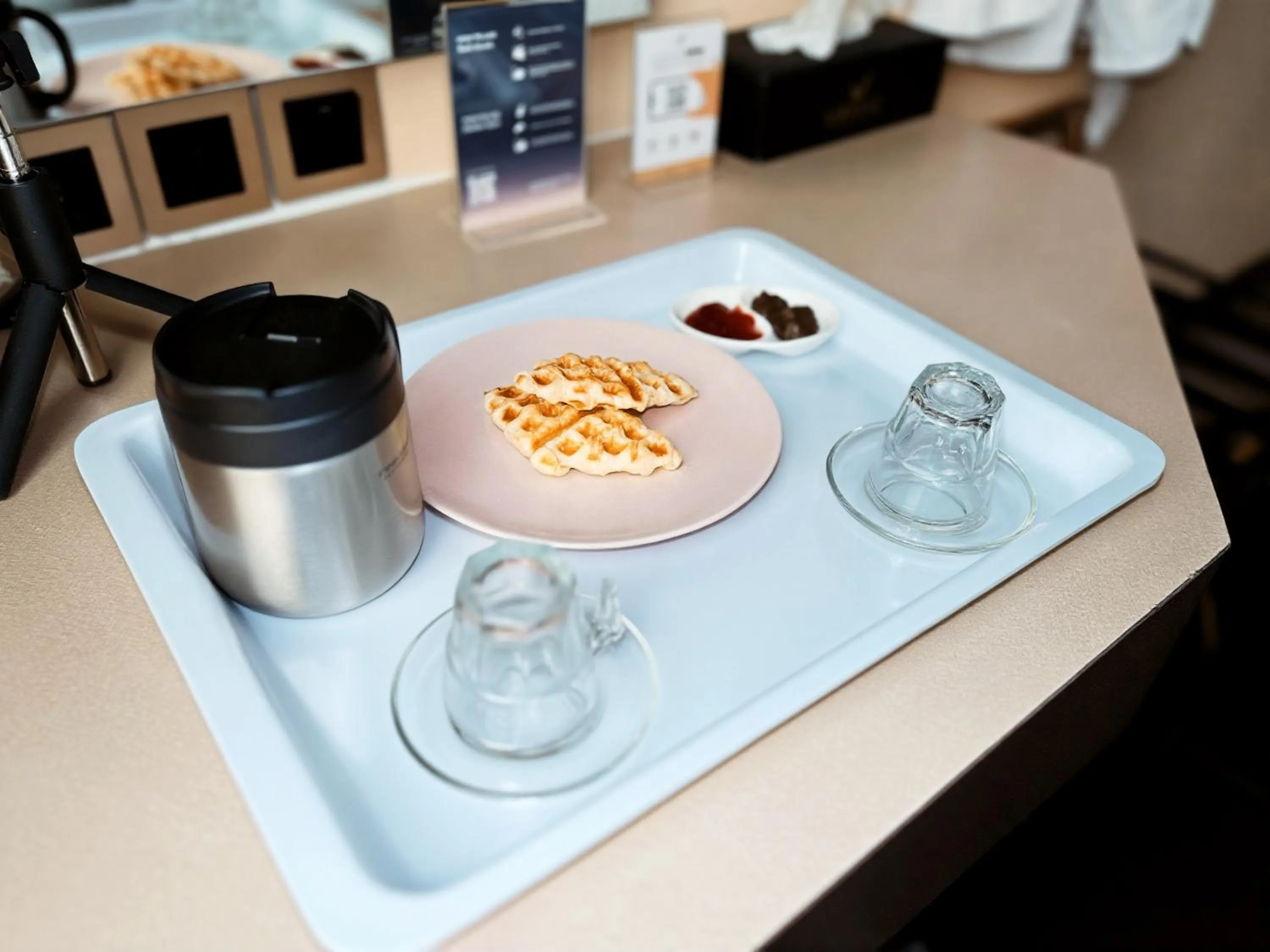 Food in Verse Luxe Hotel Wahid Hasyim