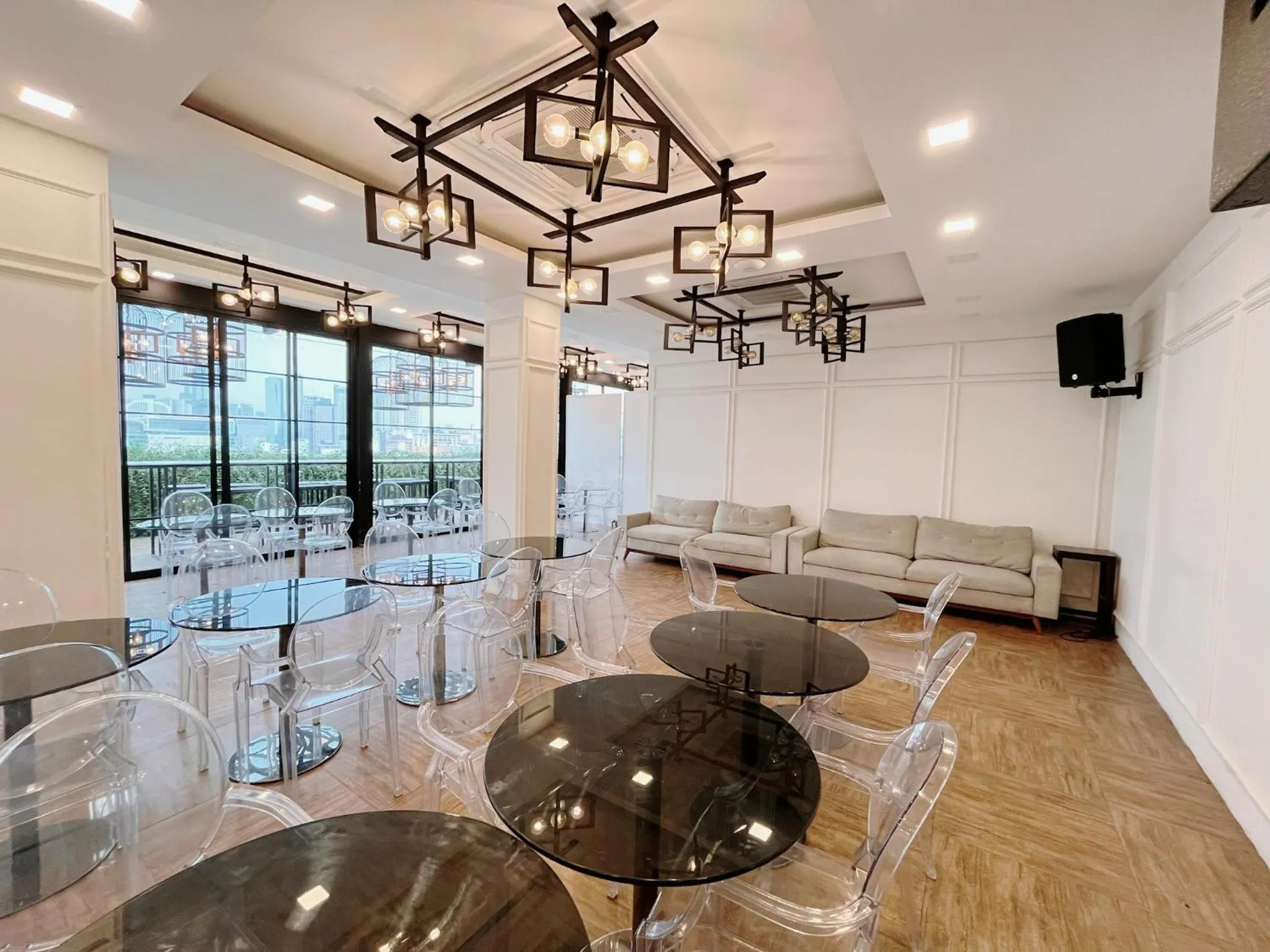 Meeting/conference room in Verse Luxe Hotel Wahid Hasyim