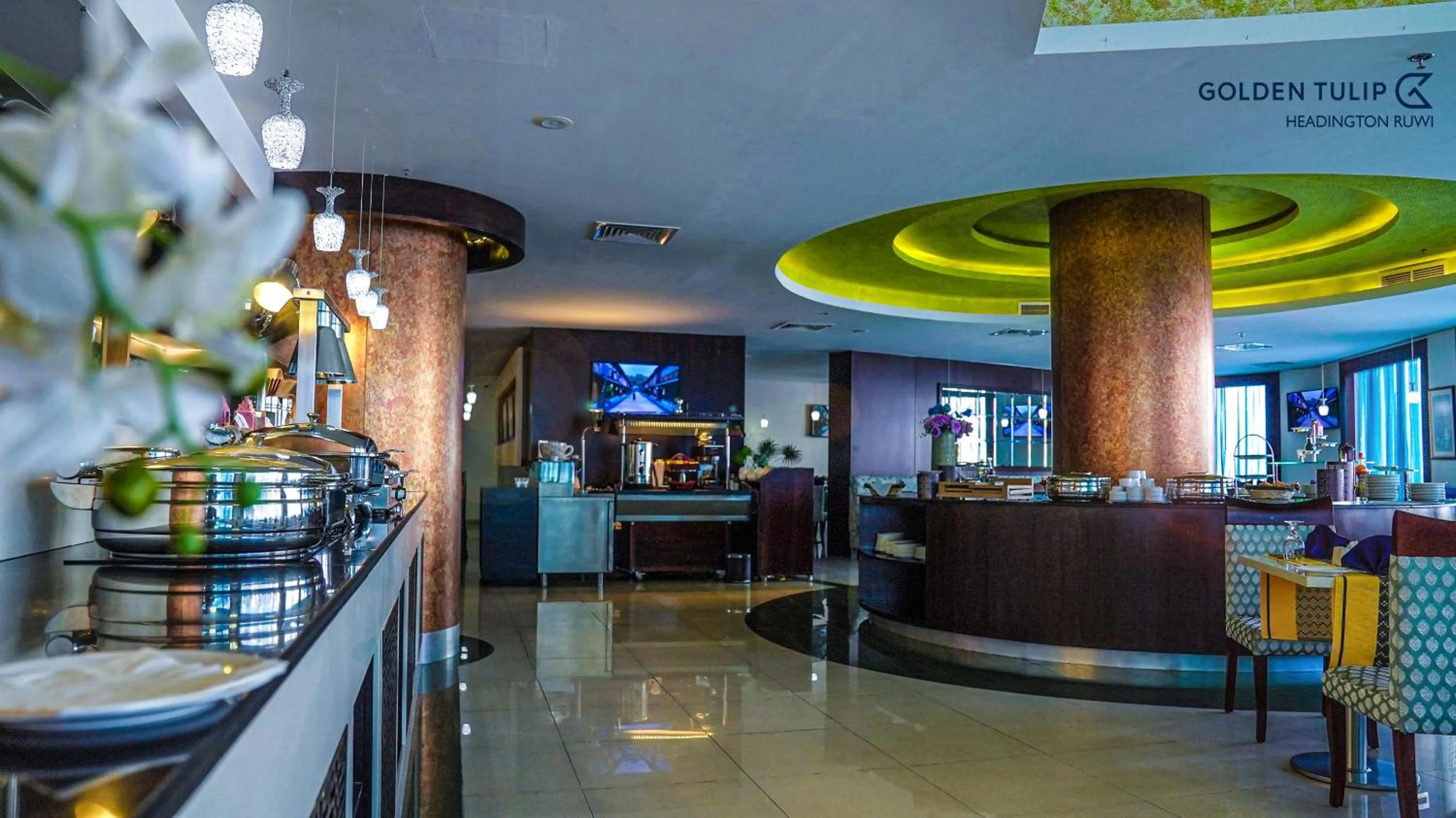 Restaurant/places to eat in Golden Tulip Headington