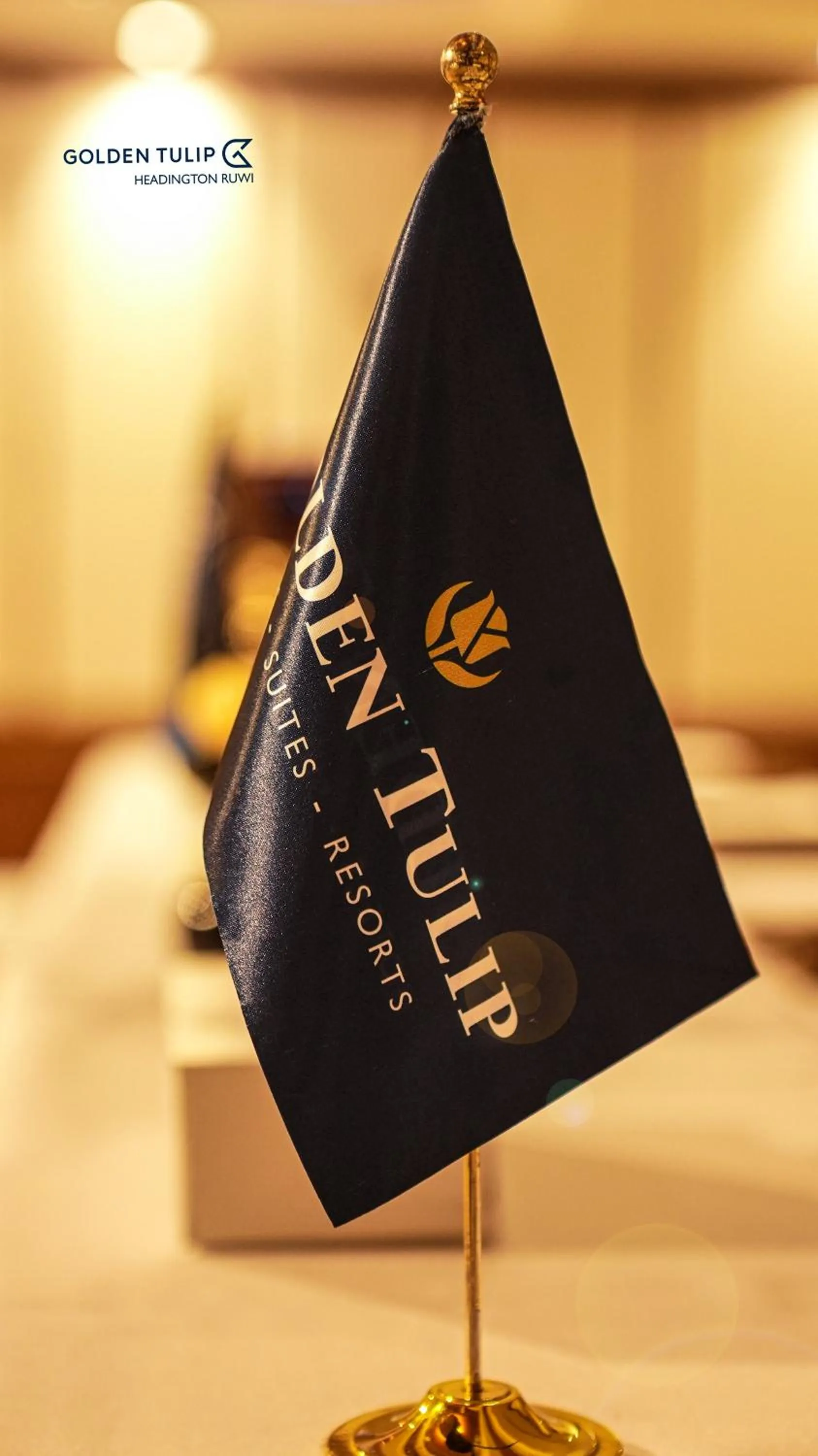 Logo/Certificate/Sign, Bed in Golden Tulip Headington