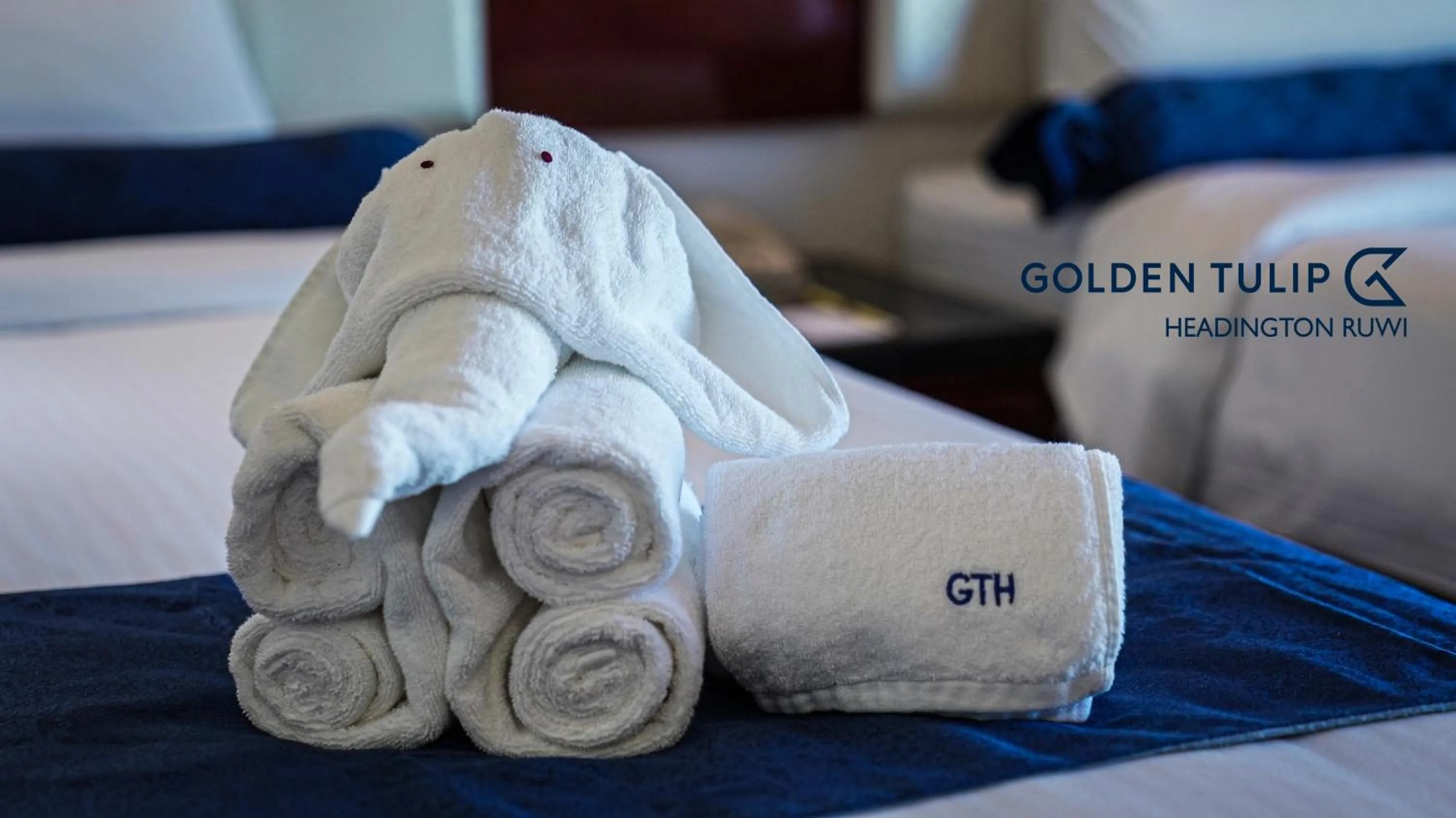 towels, Bed in Golden Tulip Headington