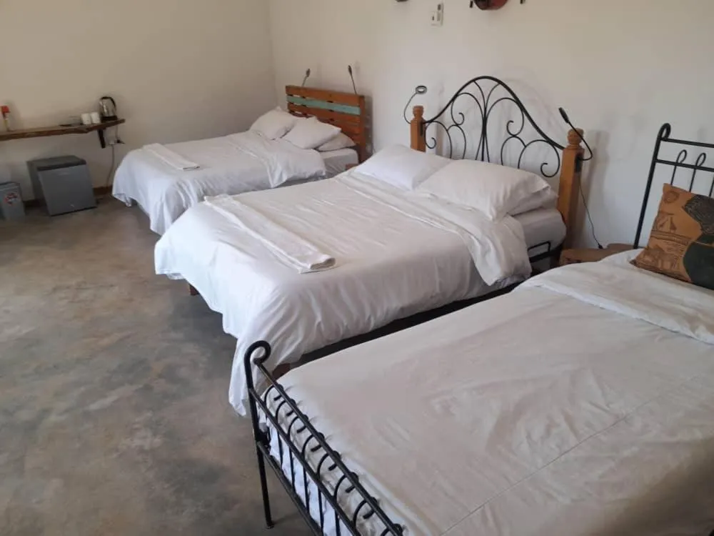 Bed in Boulevard Inn Mt Meru