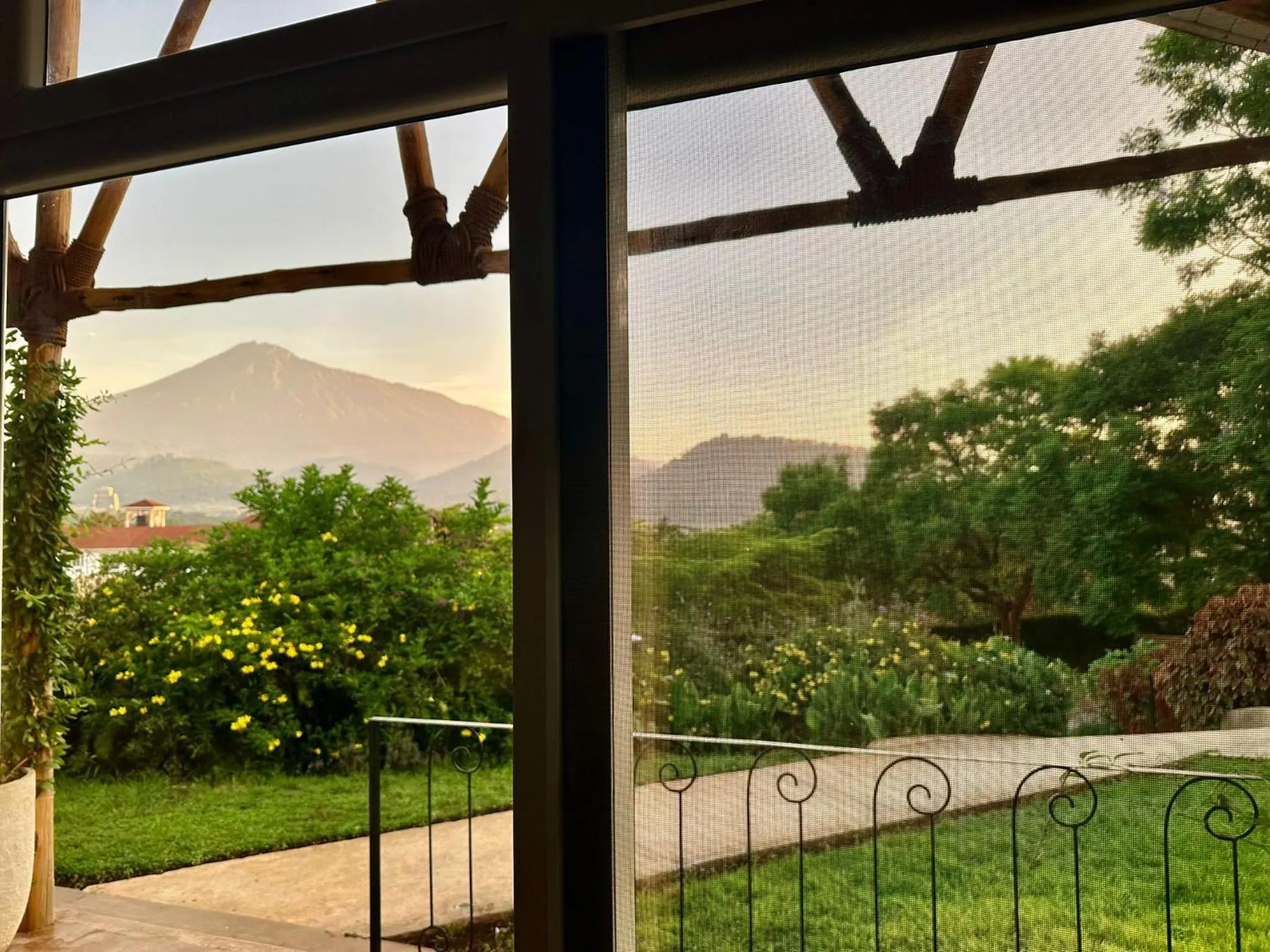 Boulevard Inn Mt Meru